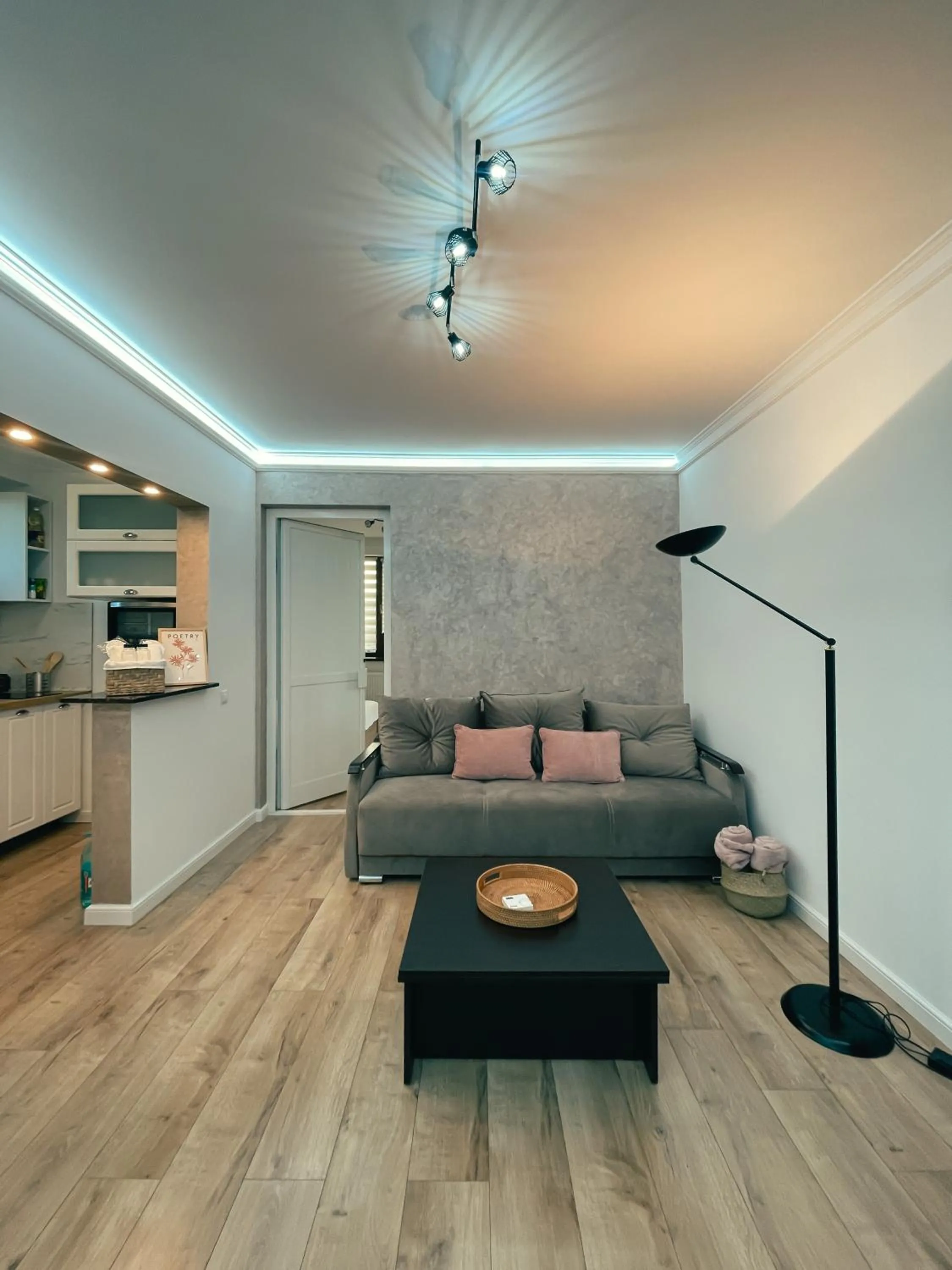 Living room in Cozy Glen - Private Villa, Parking and BBQ
