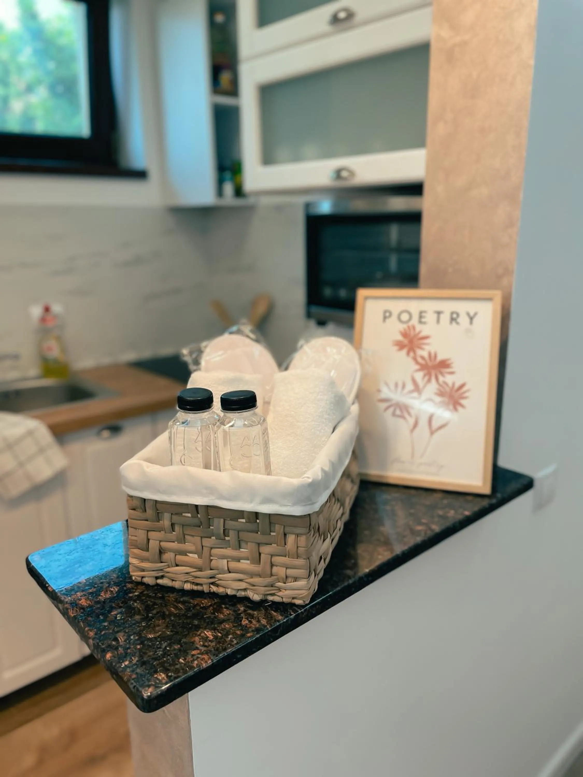 Kitchen or kitchenette in Cozy Glen - Private Villa, Parking and BBQ