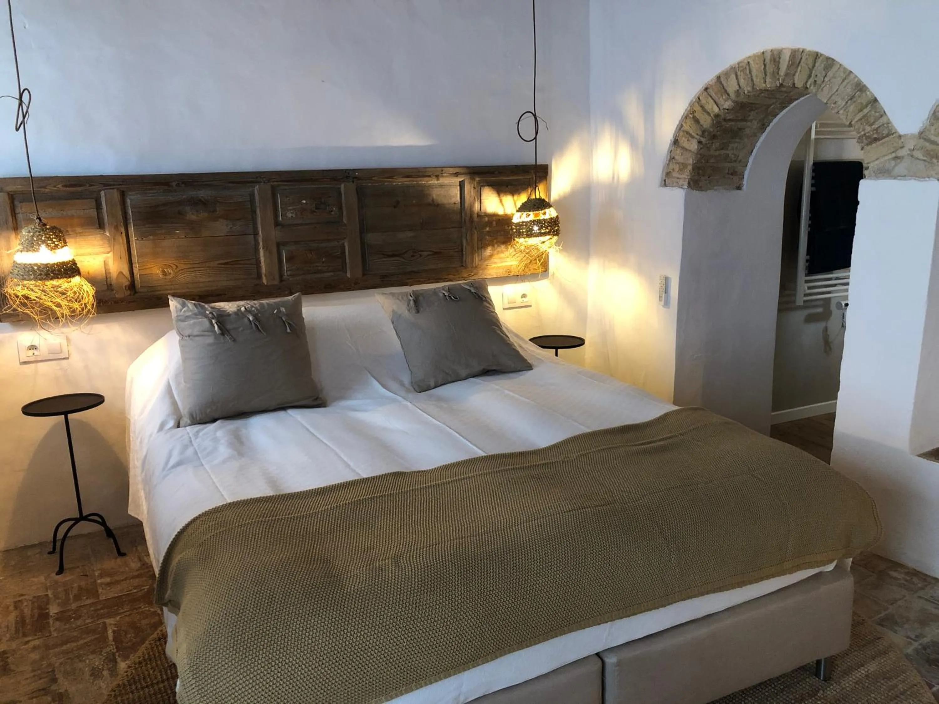 Double Room with Private Bathroom in Casa Esmeralda