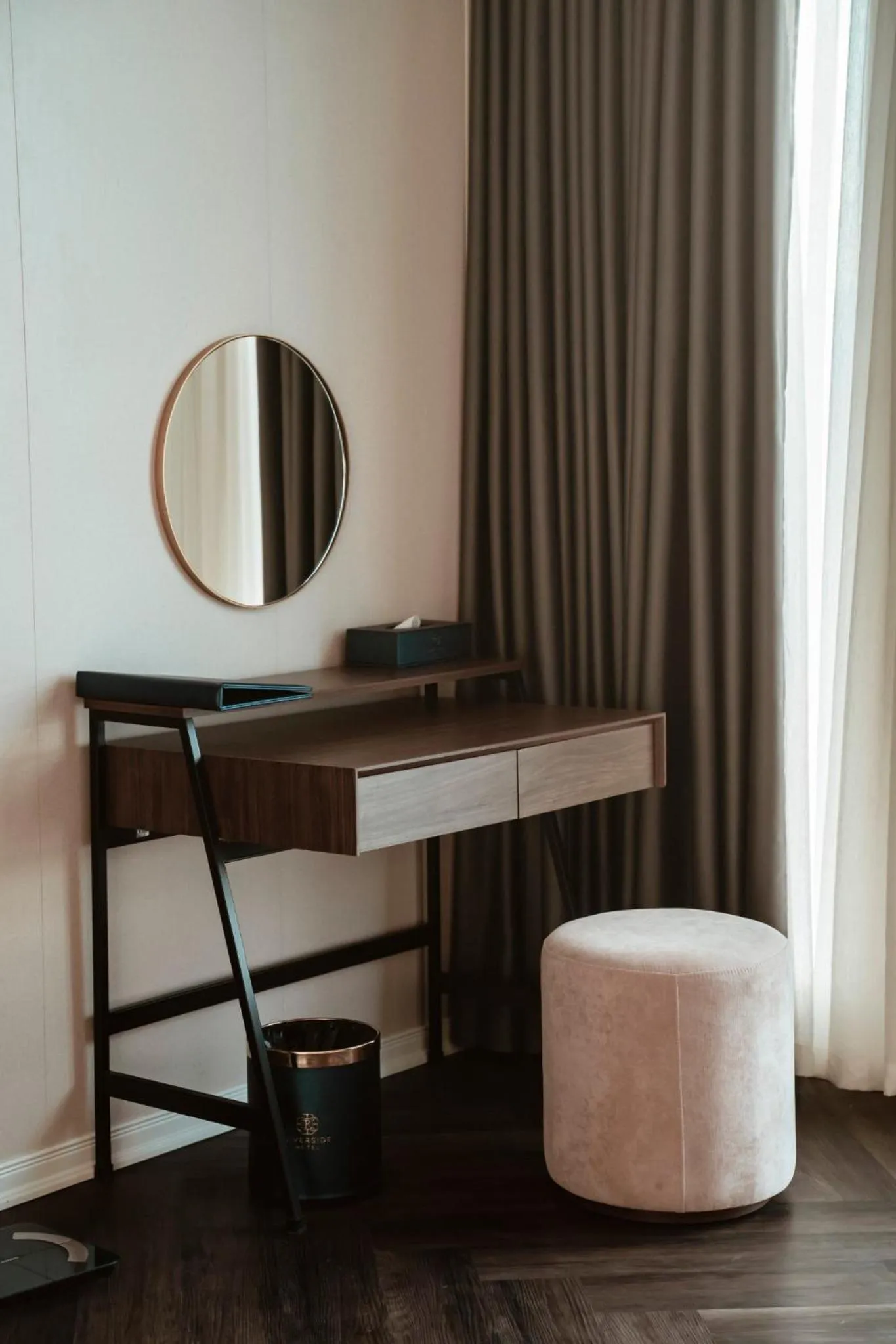 hair dresser in Riverside Hotel Hà Nam