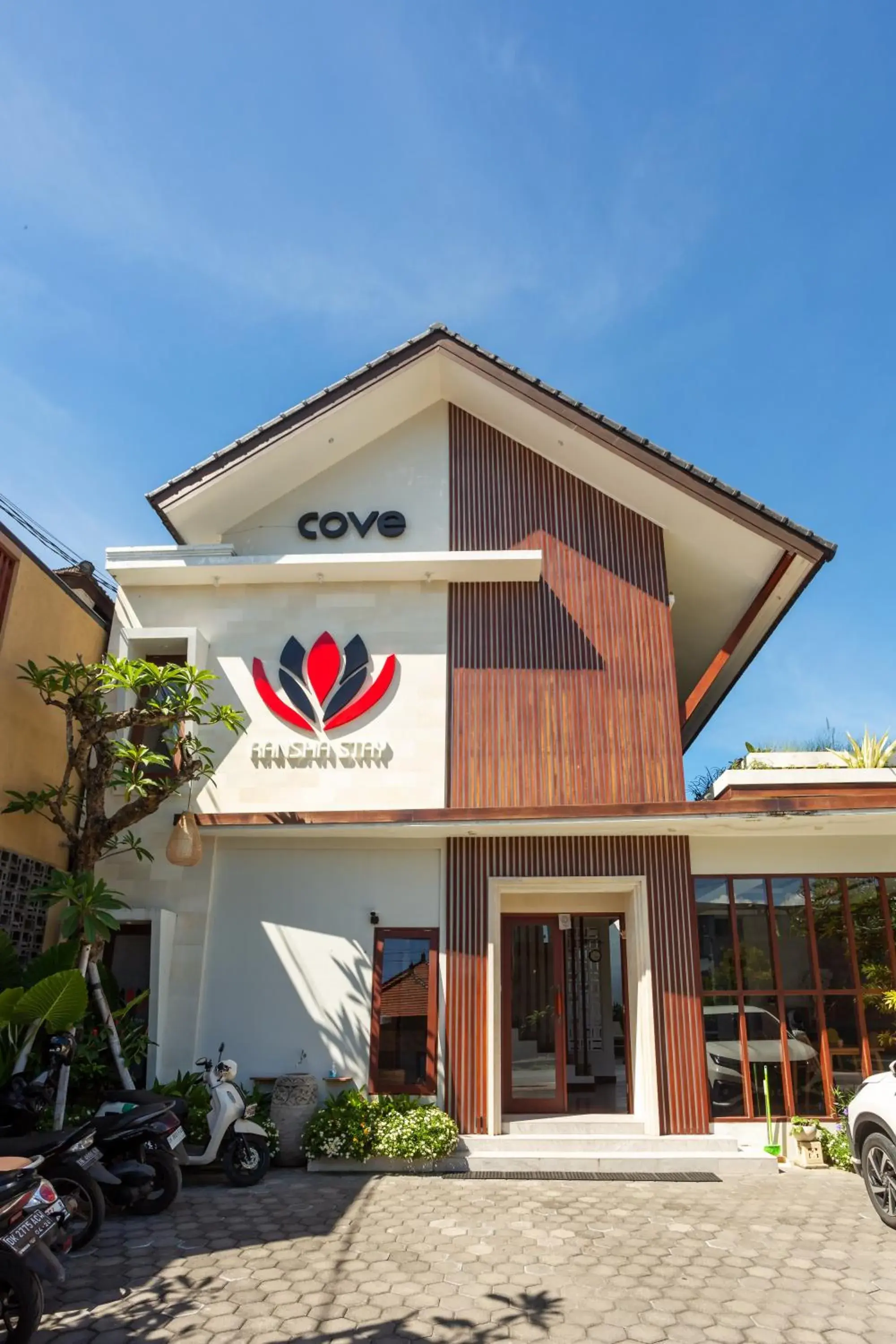 Property building in Cove Ransha Stay Property building in Cove Ransha Stay