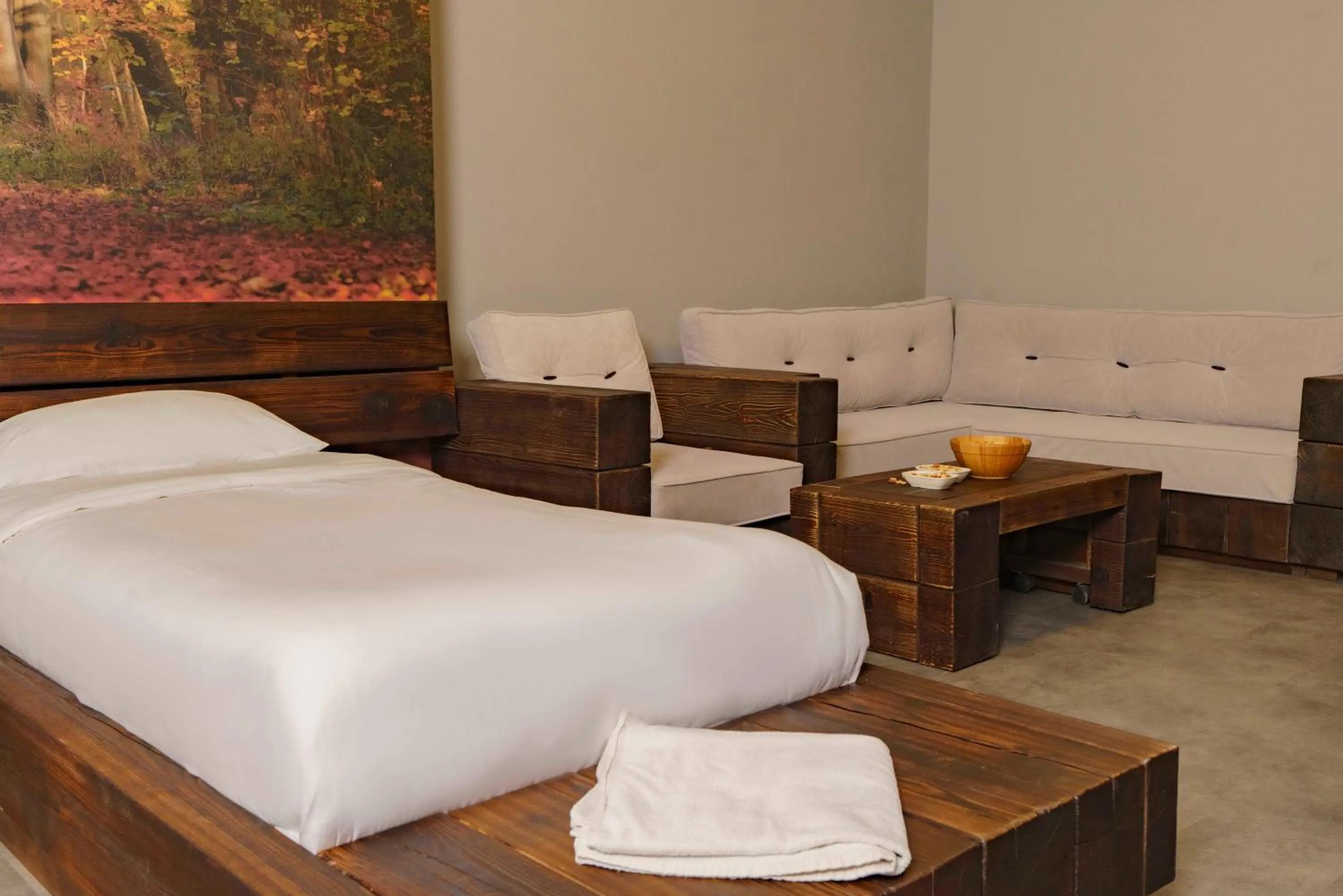 Seating area in Macartaşı Hotel