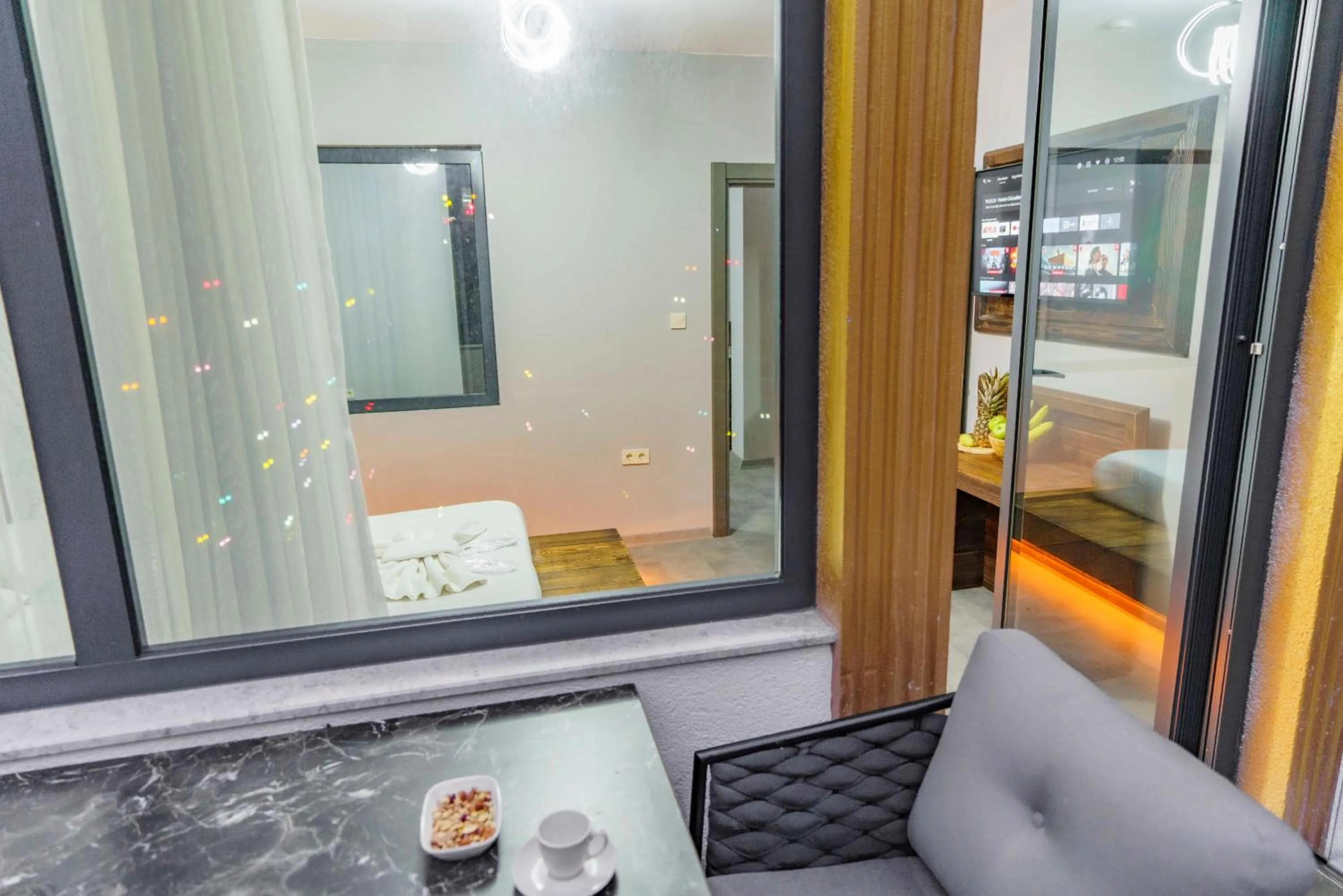 Seating area in Macartaşı Hotel