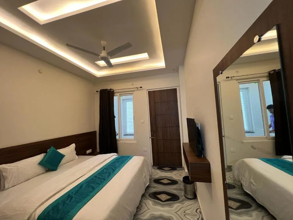 Bed in Hotel Yog Safari, Behind Parmarth Niketan