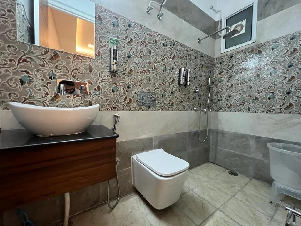 Hotel Yog Safari, Behind Parmarth Niketan