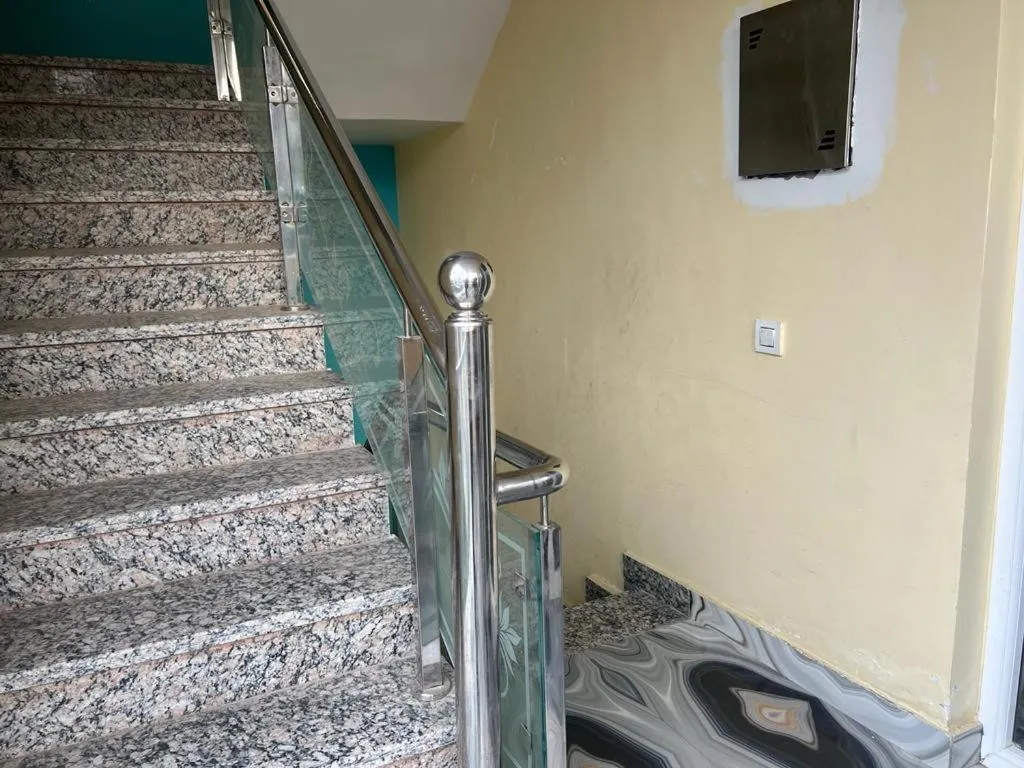 Hotel Yog Safari, Behind Parmarth Niketan