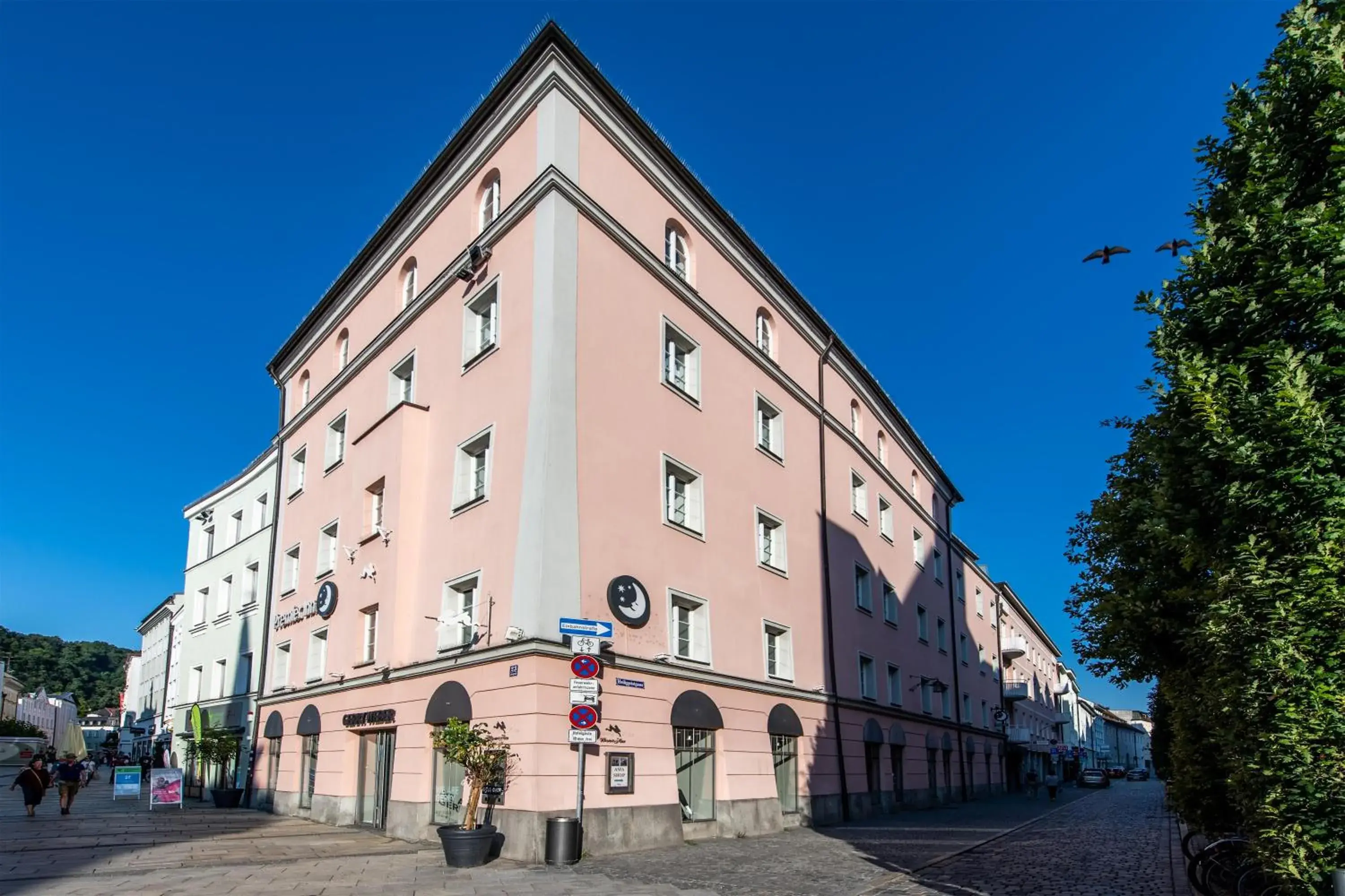 Property building in Premier Inn Passau Weisser Hase Property building in Premier Inn Passau Weisser Hase