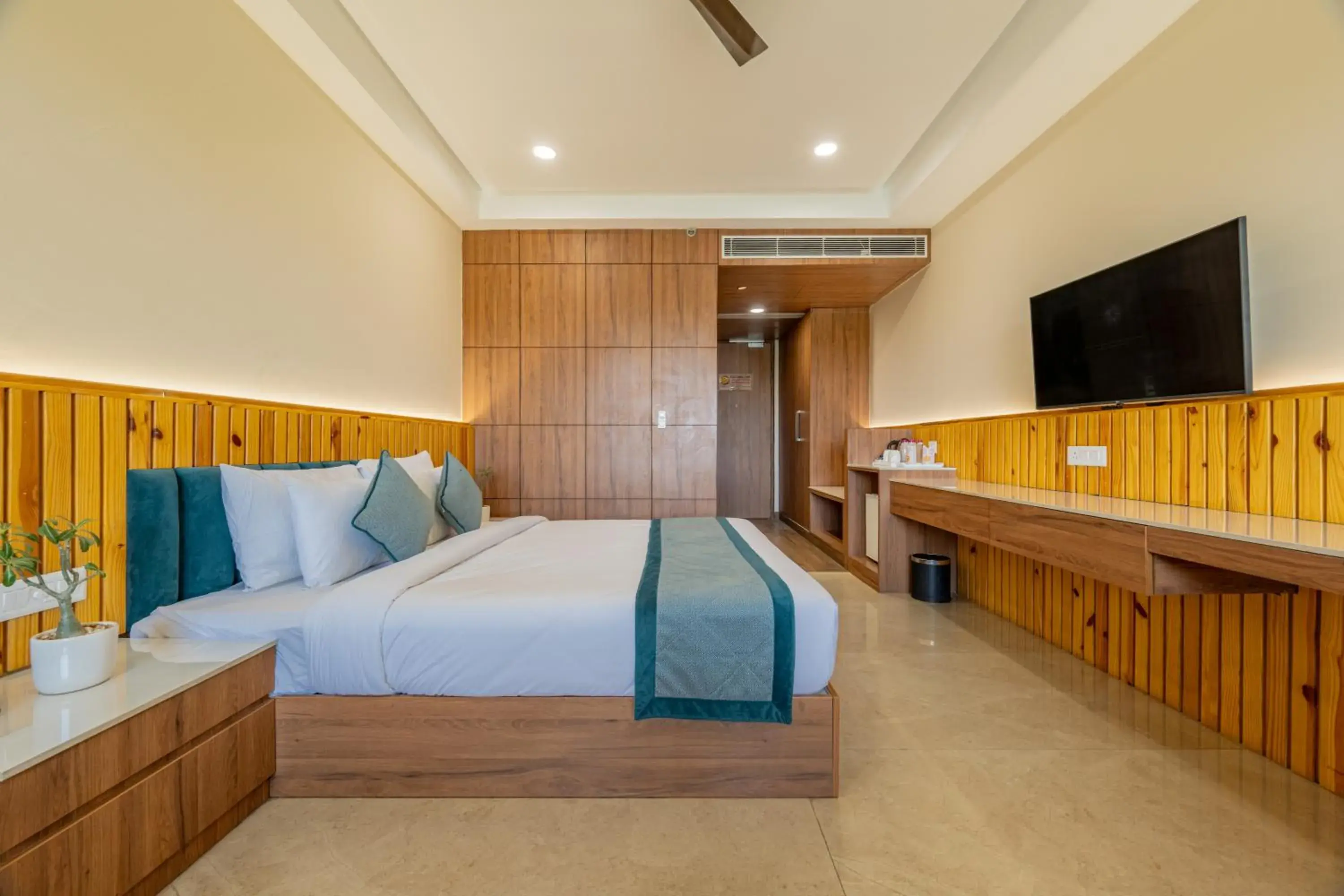 King Room with Balcony in Hotel Highway King Bagru King Room with Balcony in Hotel Highway King Bagru