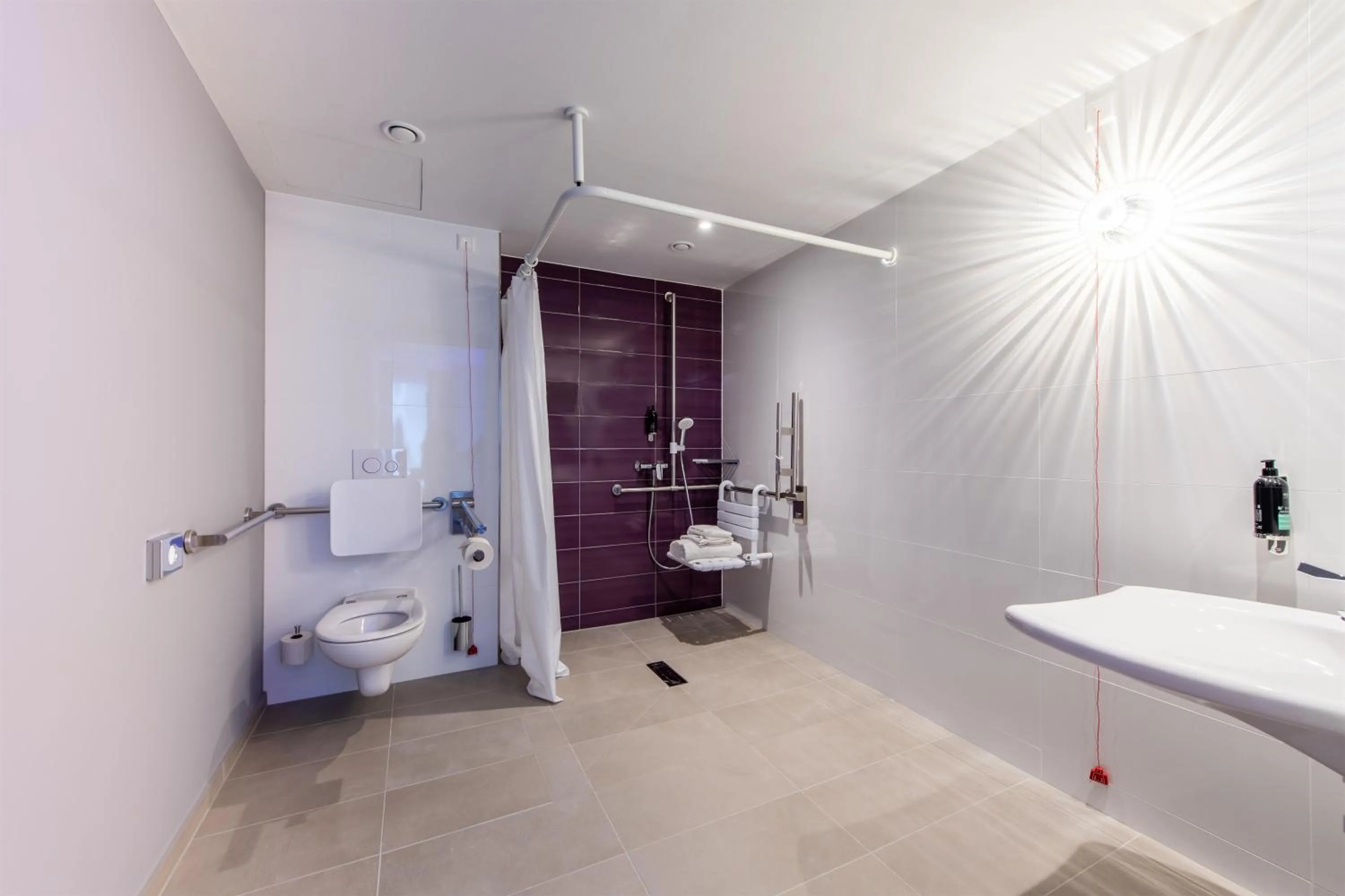 Bathroom in Premier Inn Stuttgart Feuerbach