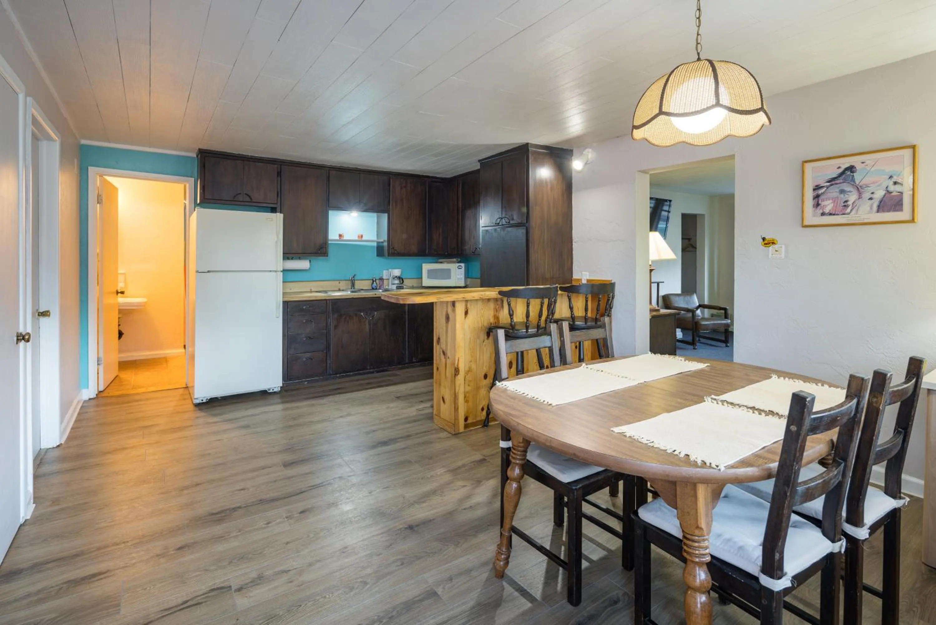 Kitchen or kitchenette in Apache Motel