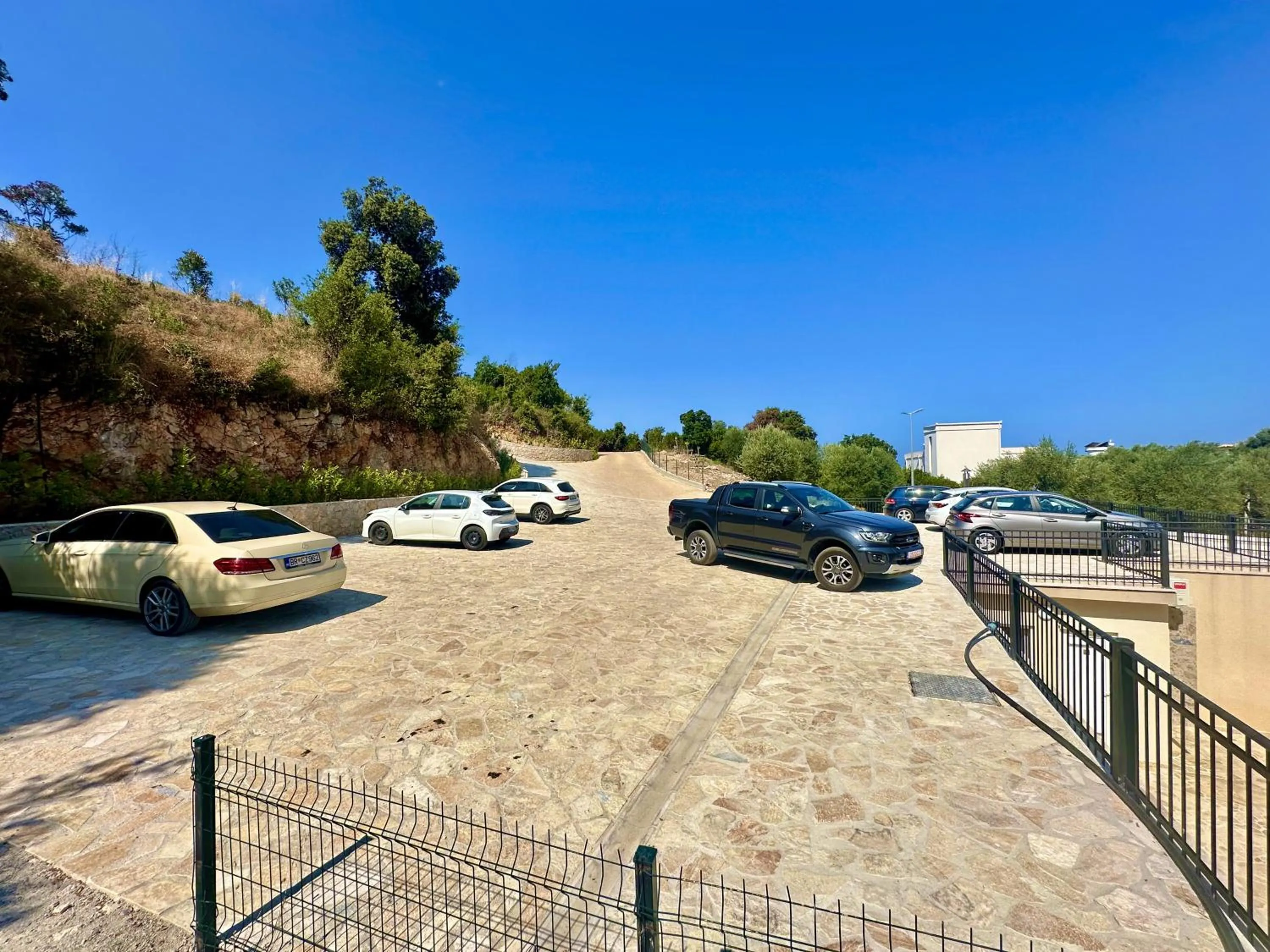 Day in Akhdar Apartments