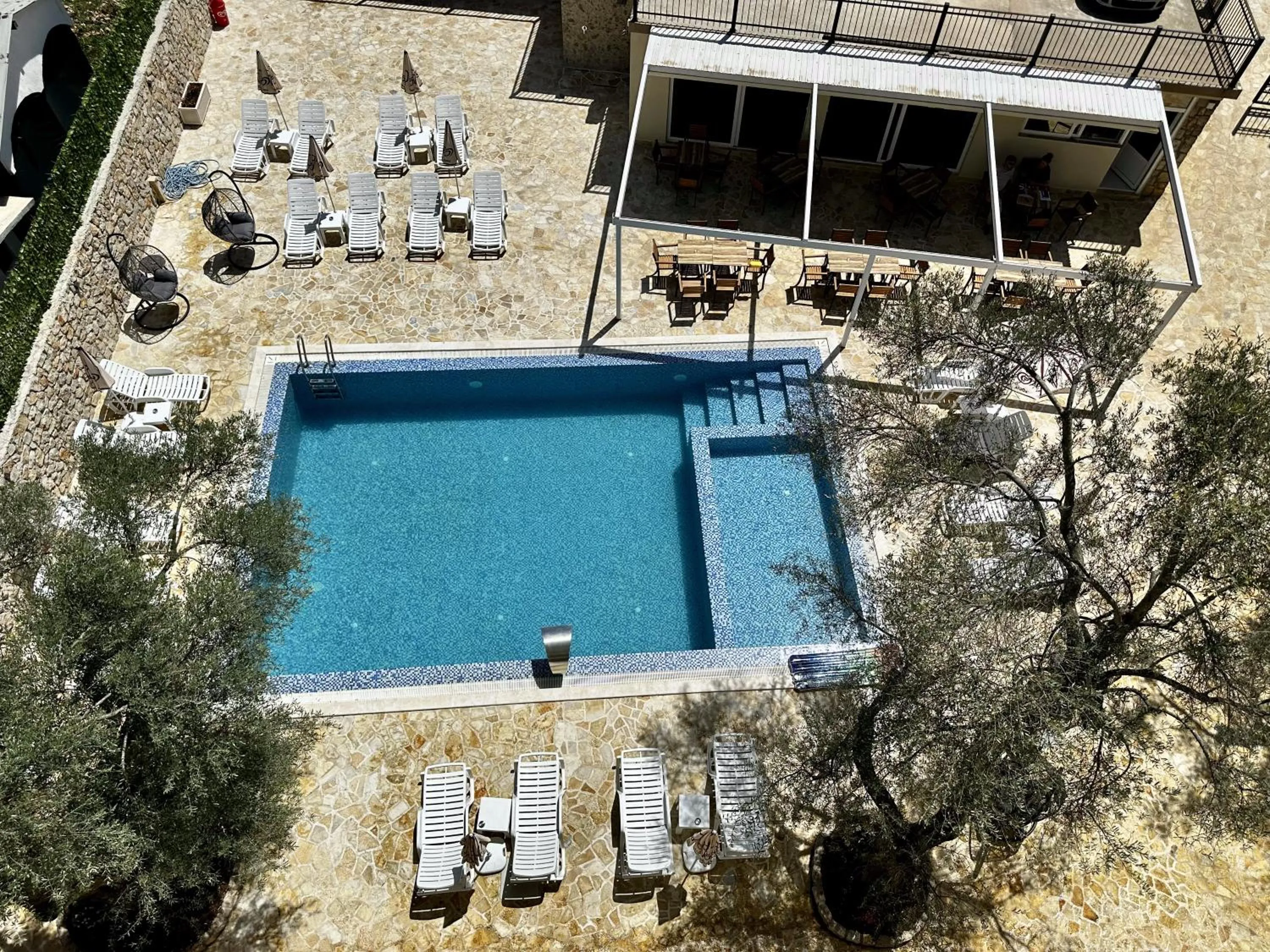 Day in Akhdar Apartments