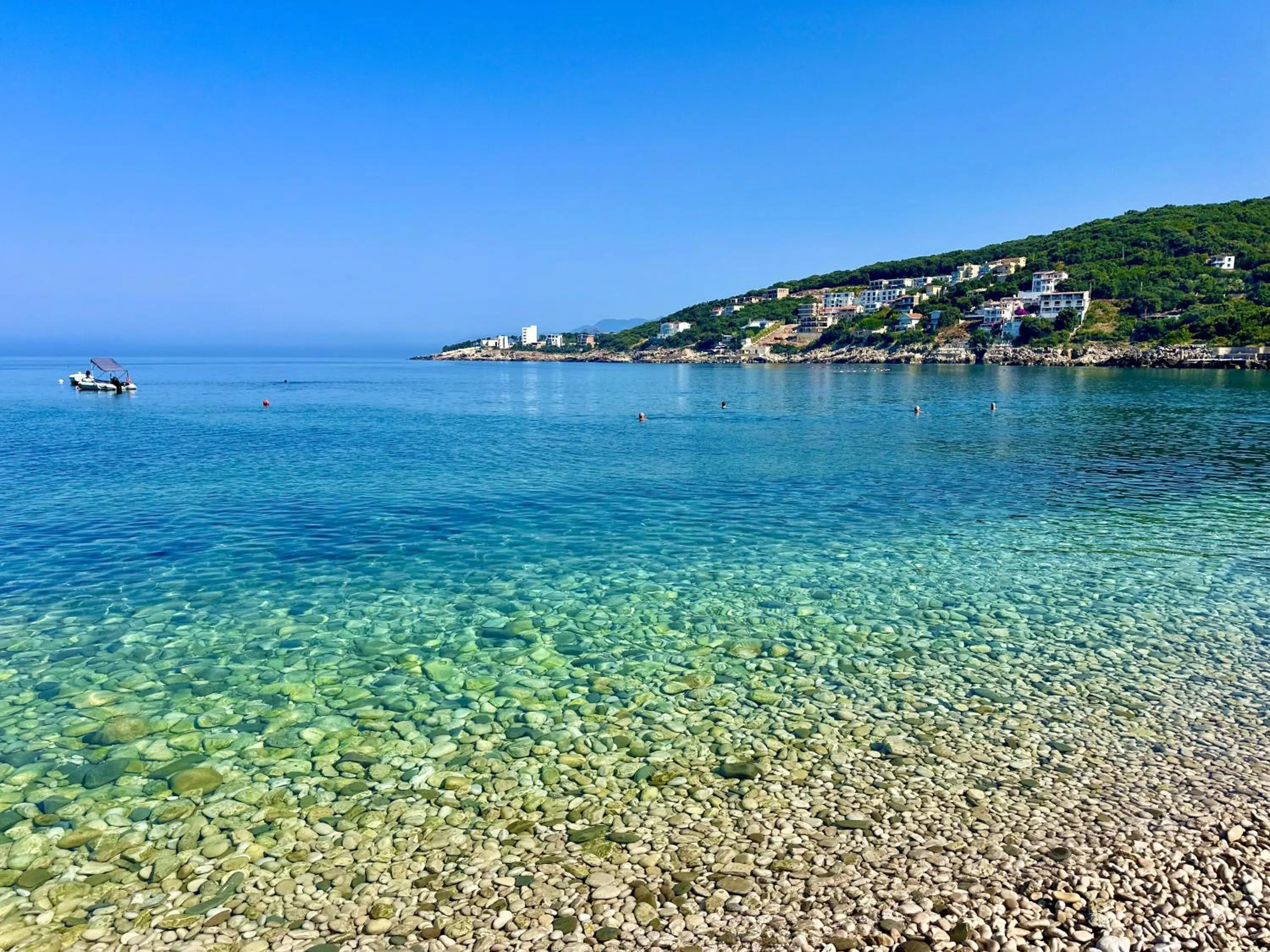 Day in Akhdar Apartments