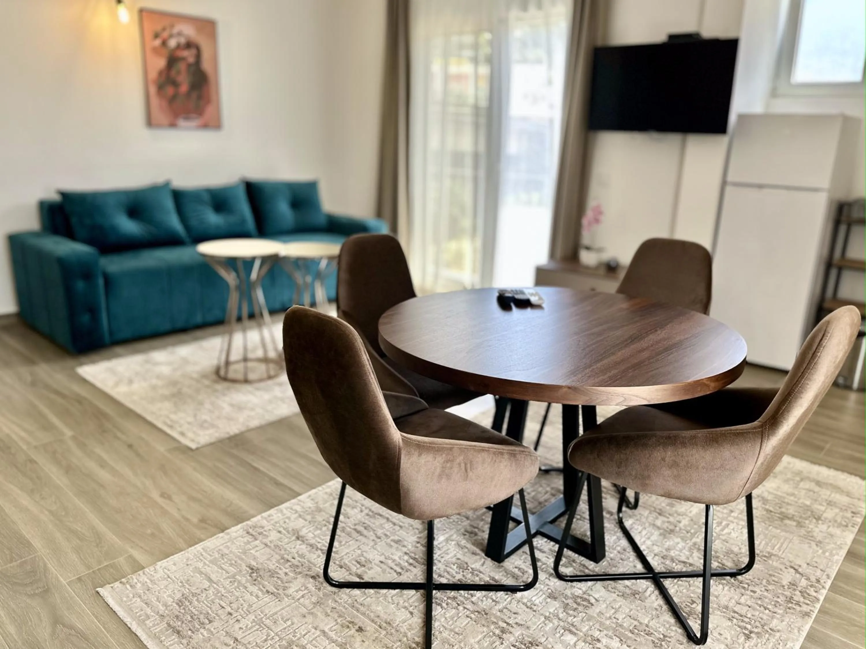 TV and multimedia in Akhdar Apartments