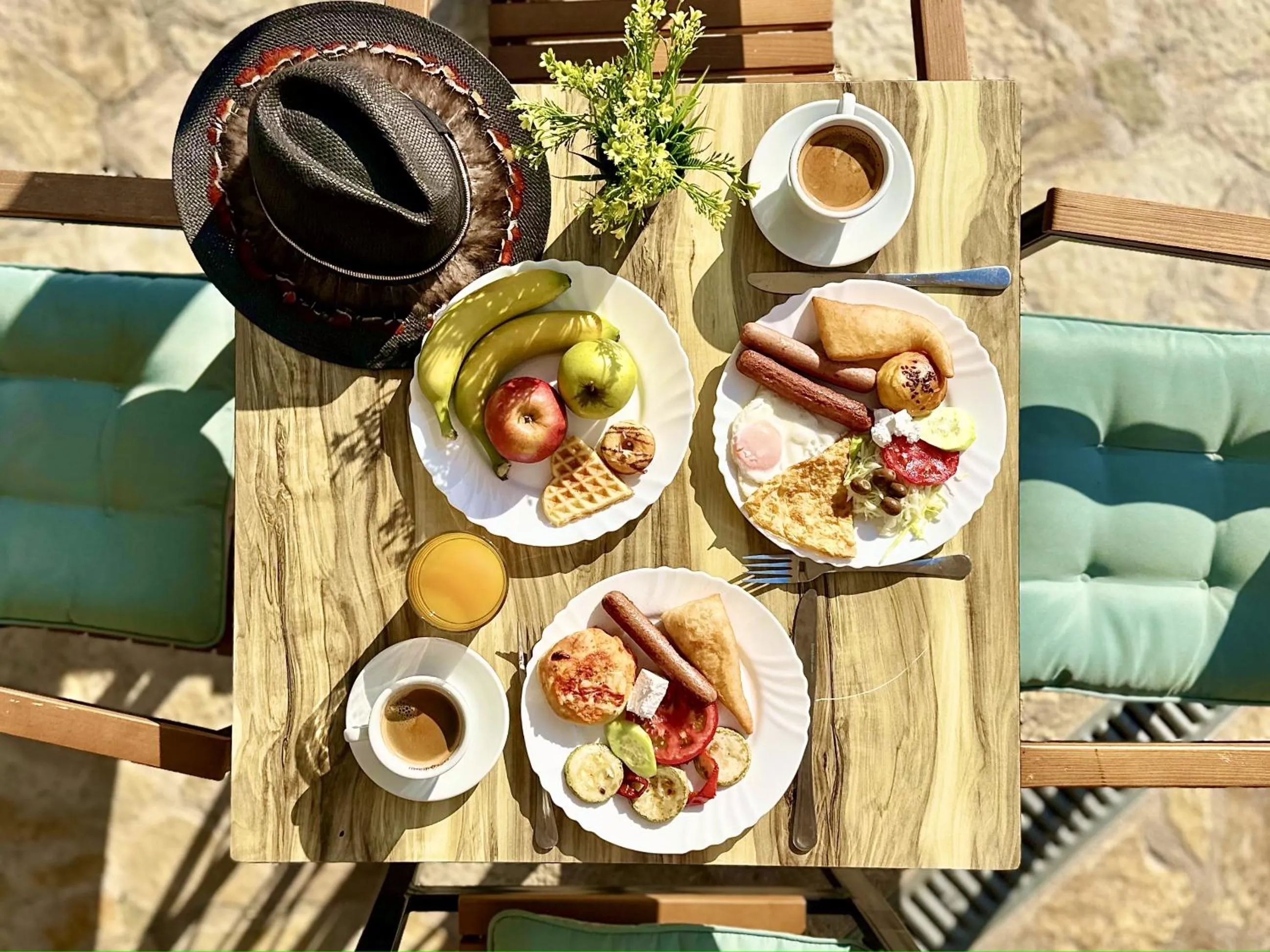 Food and drinks in Akhdar Apartments