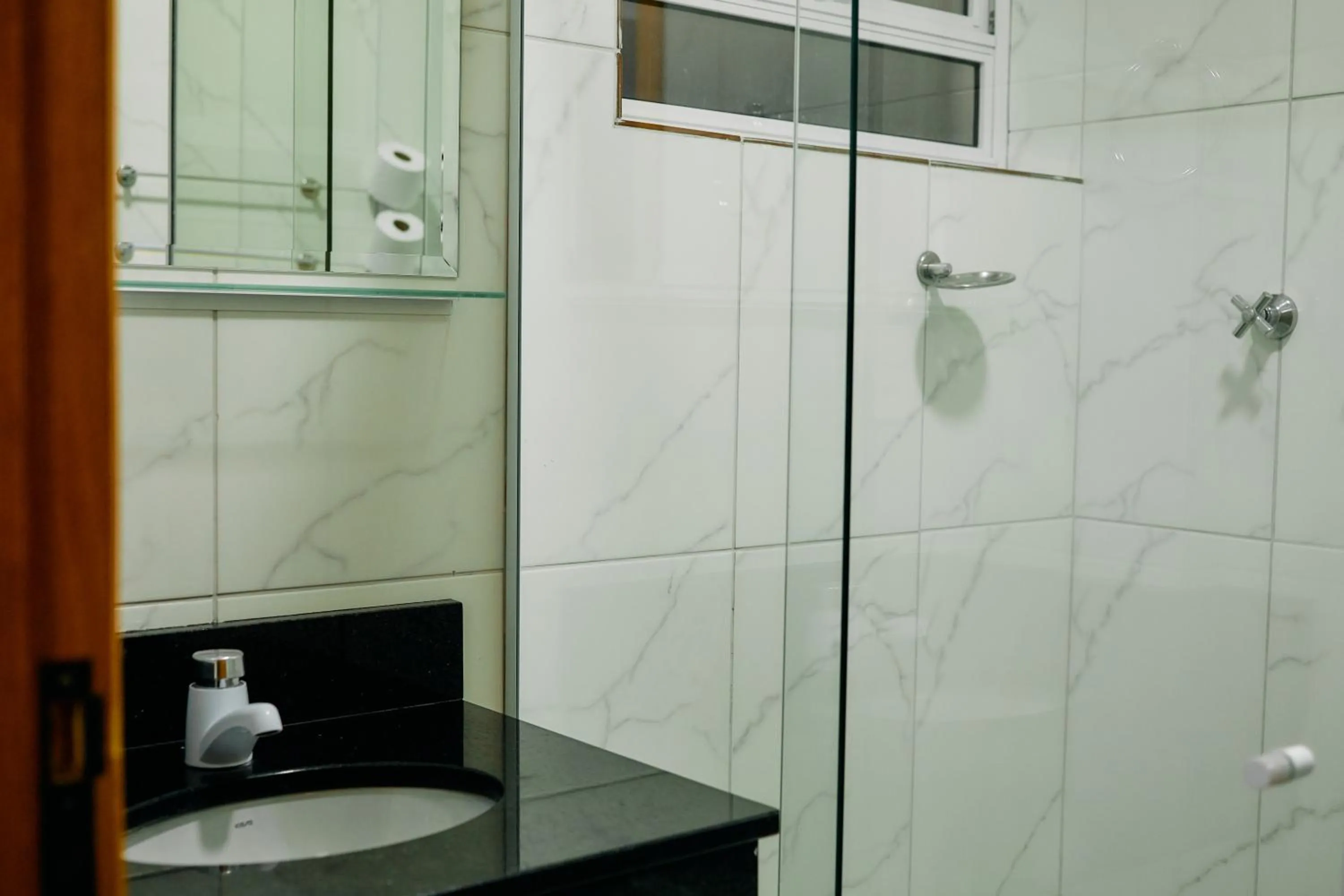Bathroom in Hotel Beirut