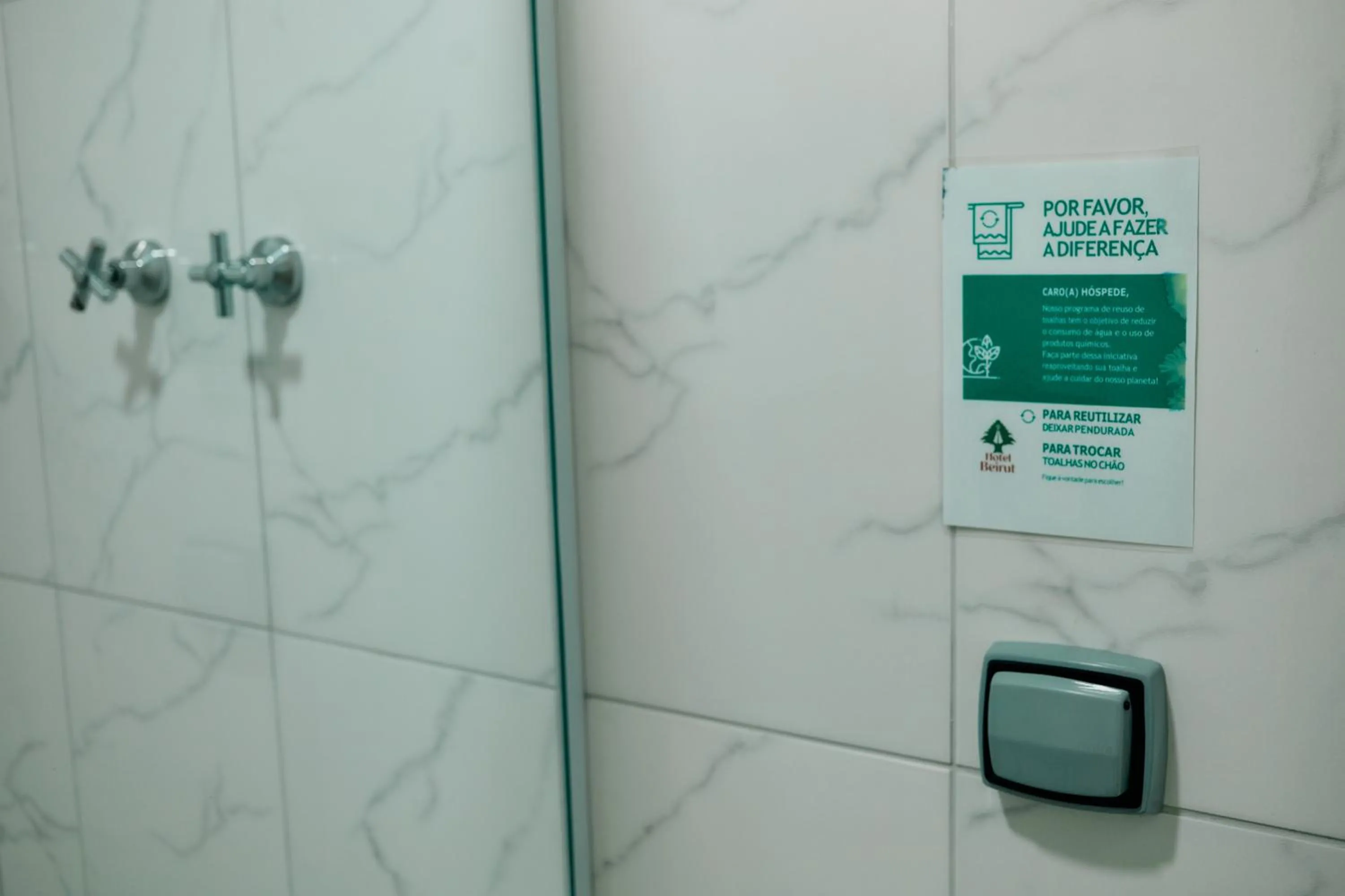 Bathroom in Hotel Beirut