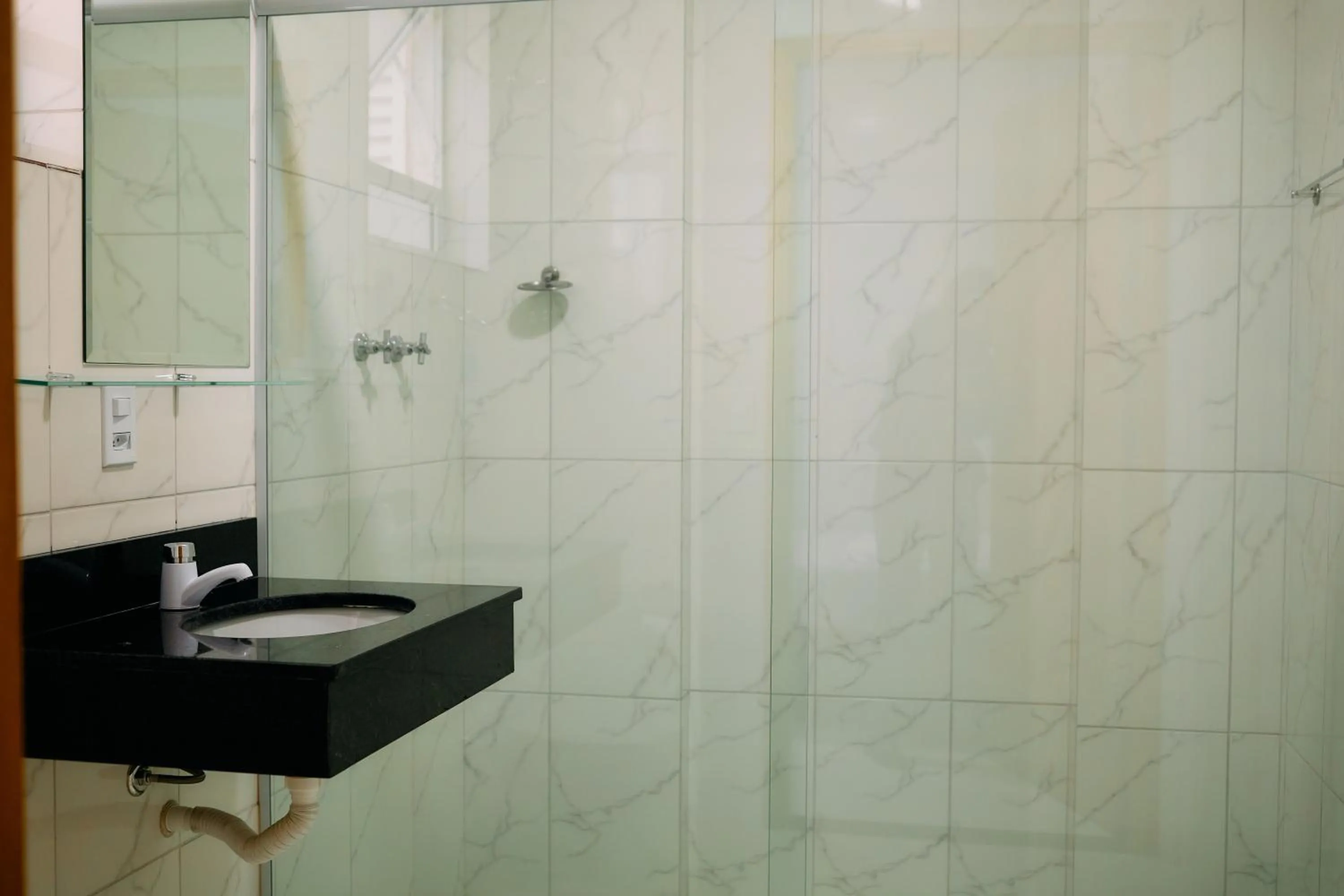 Bathroom in Hotel Beirut