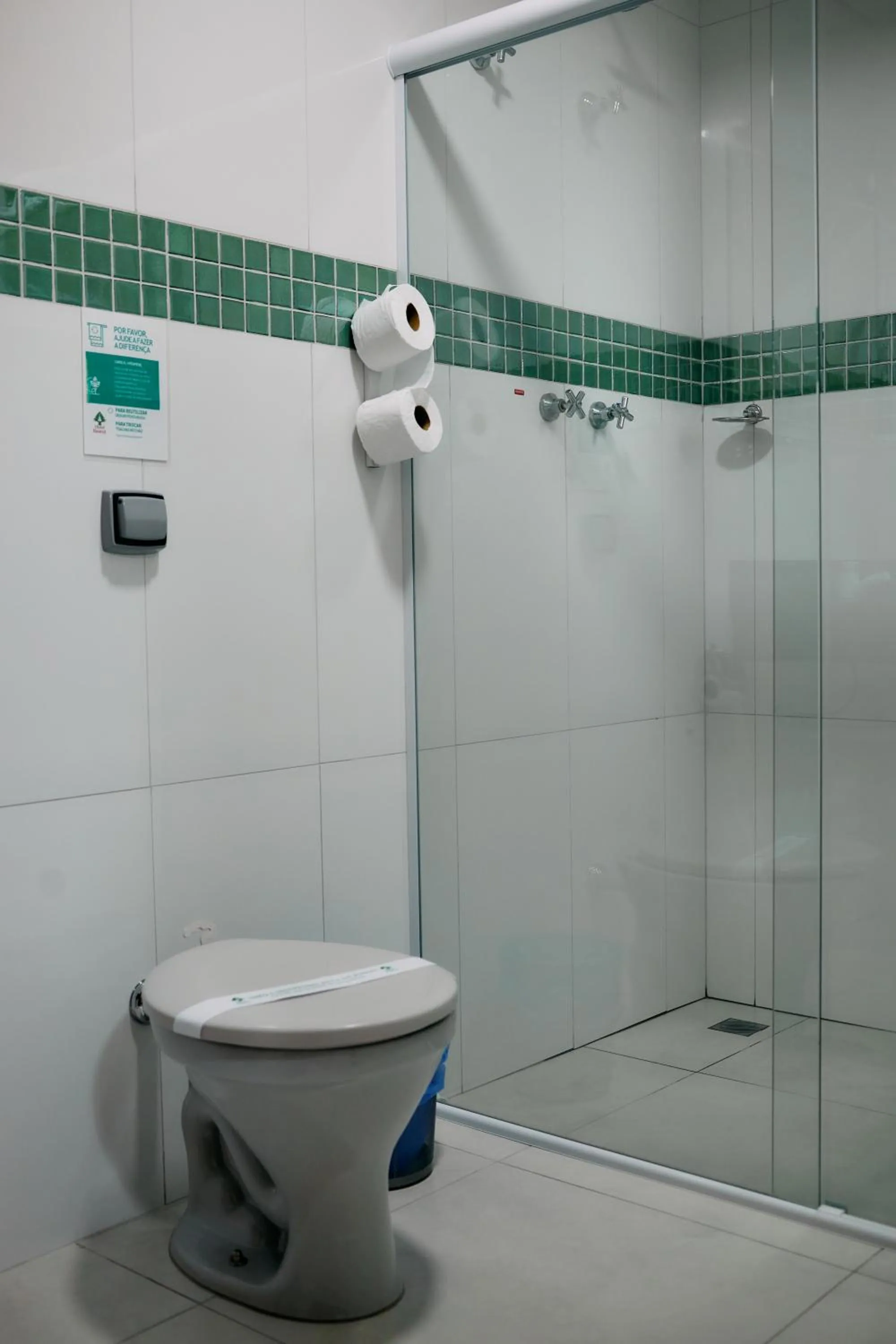 Bathroom in Hotel Beirut