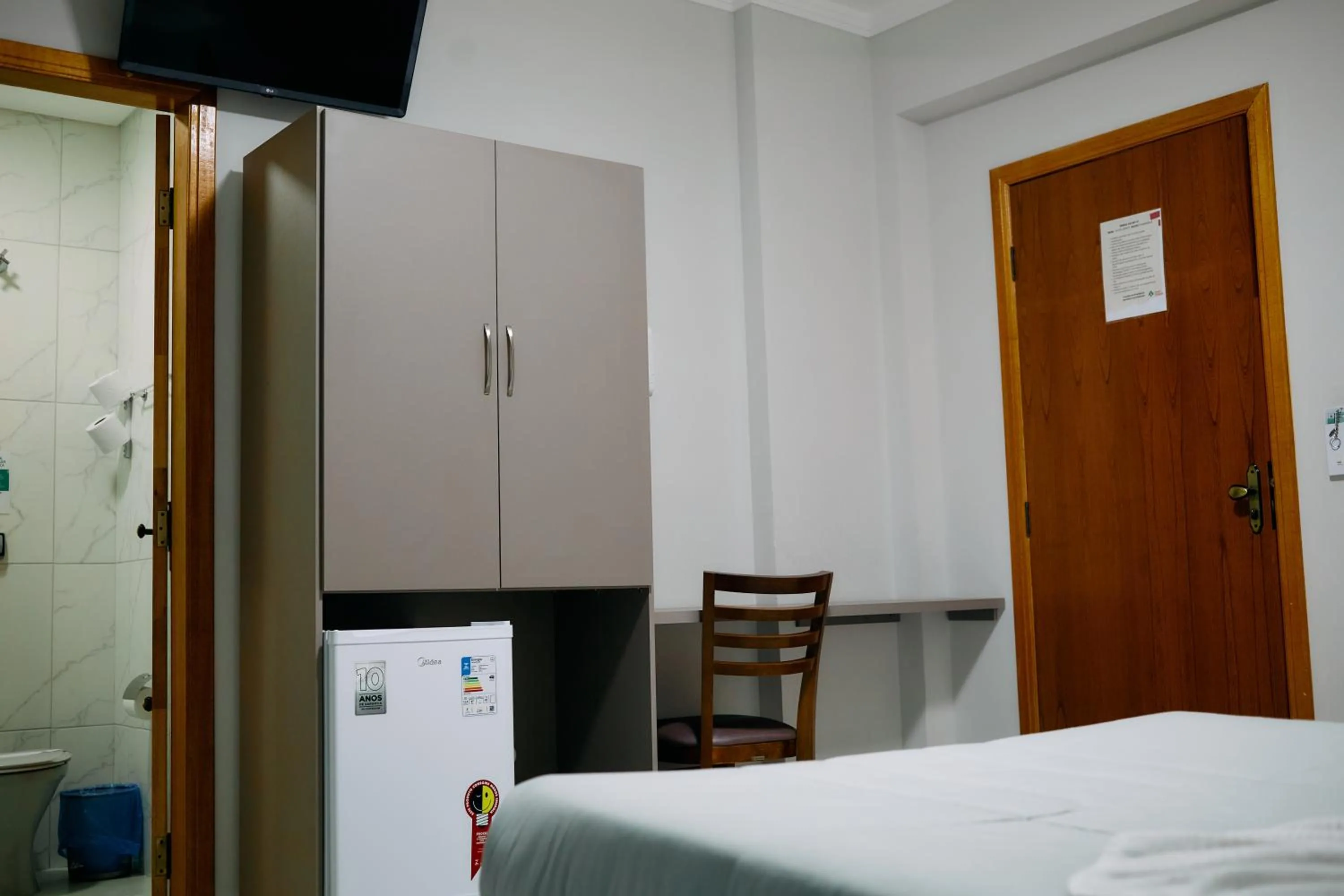 TV and multimedia, Bed in Hotel Beirut