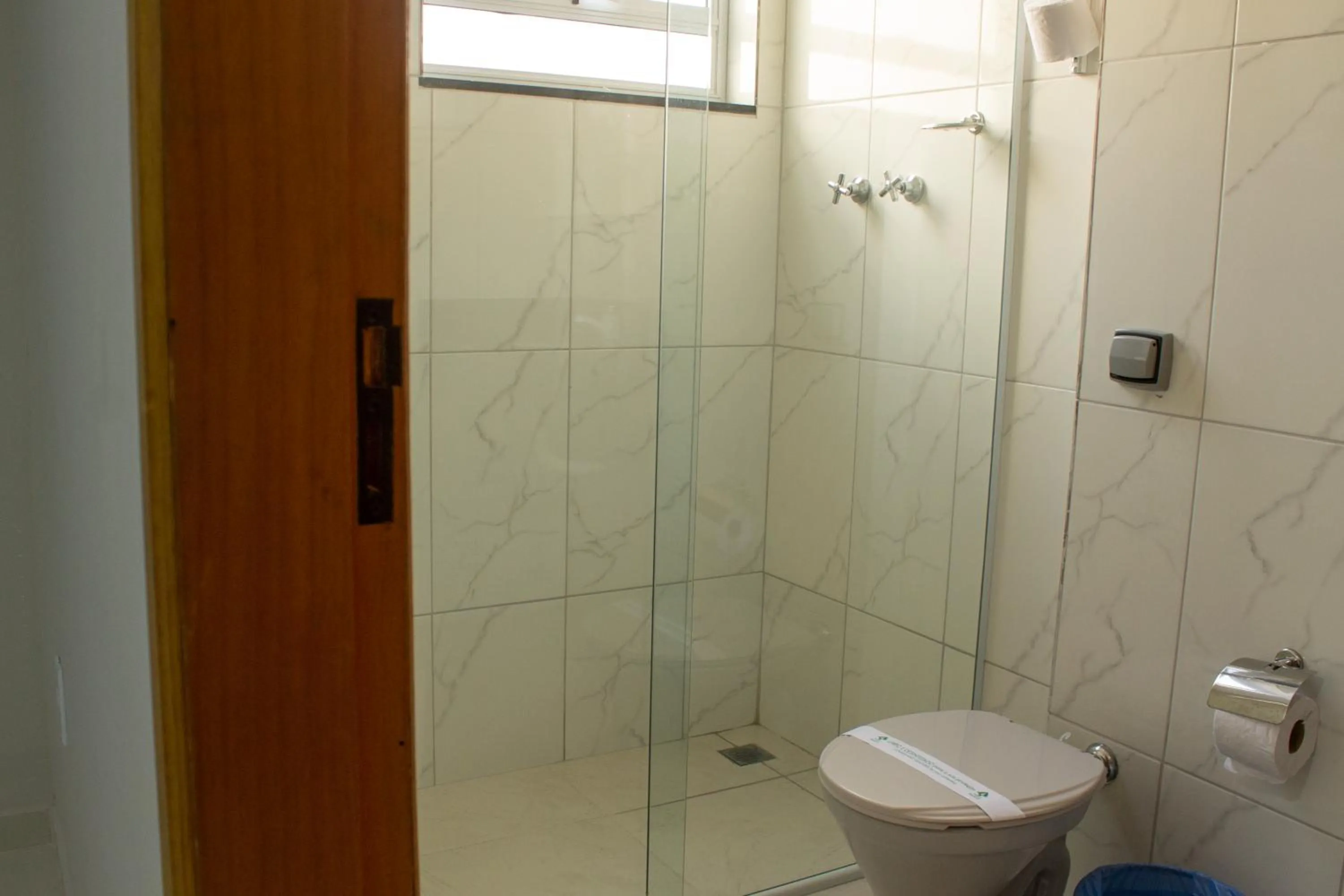 Shower in Hotel Beirut