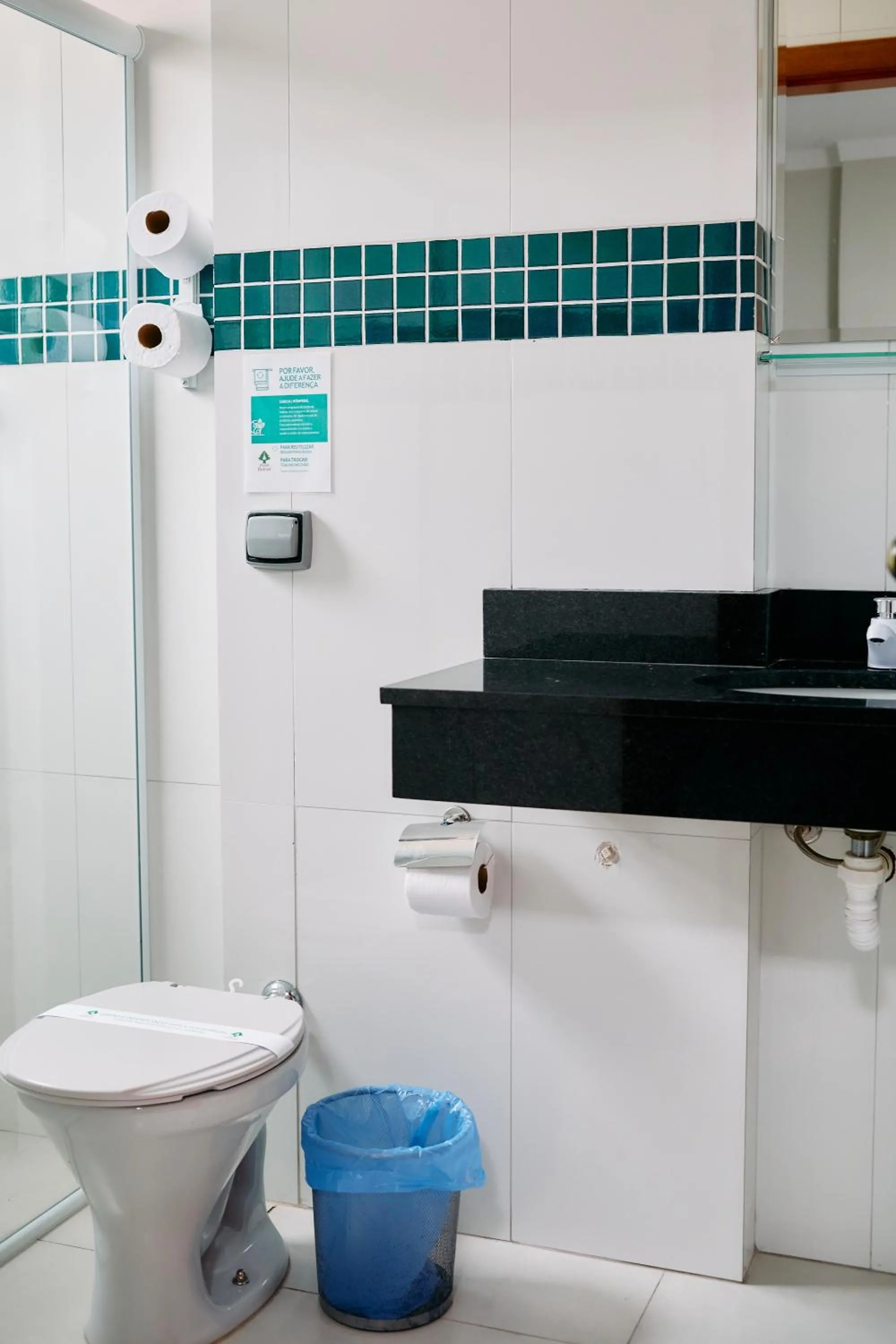 Toilet in Hotel Beirut