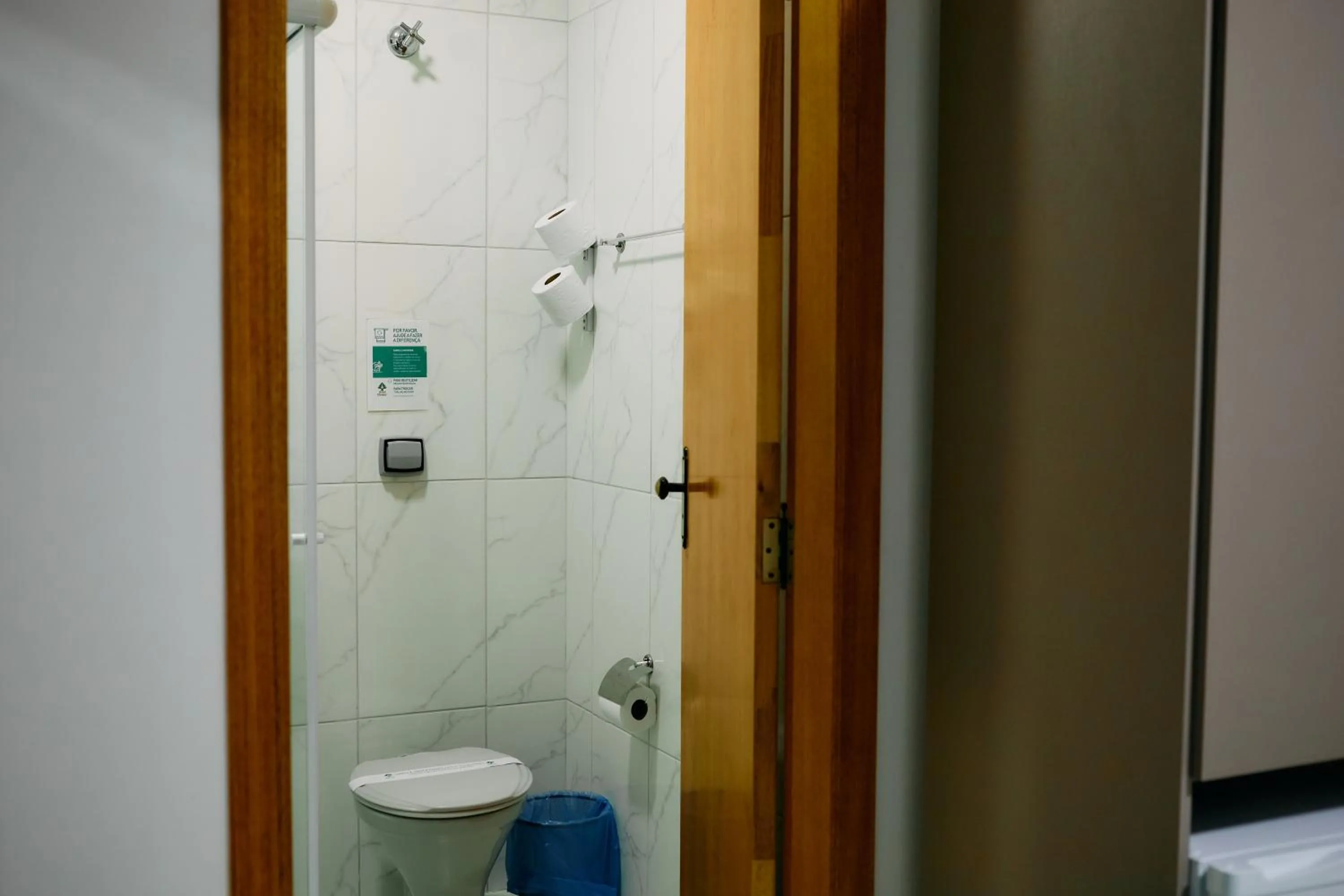 Bathroom in Hotel Beirut