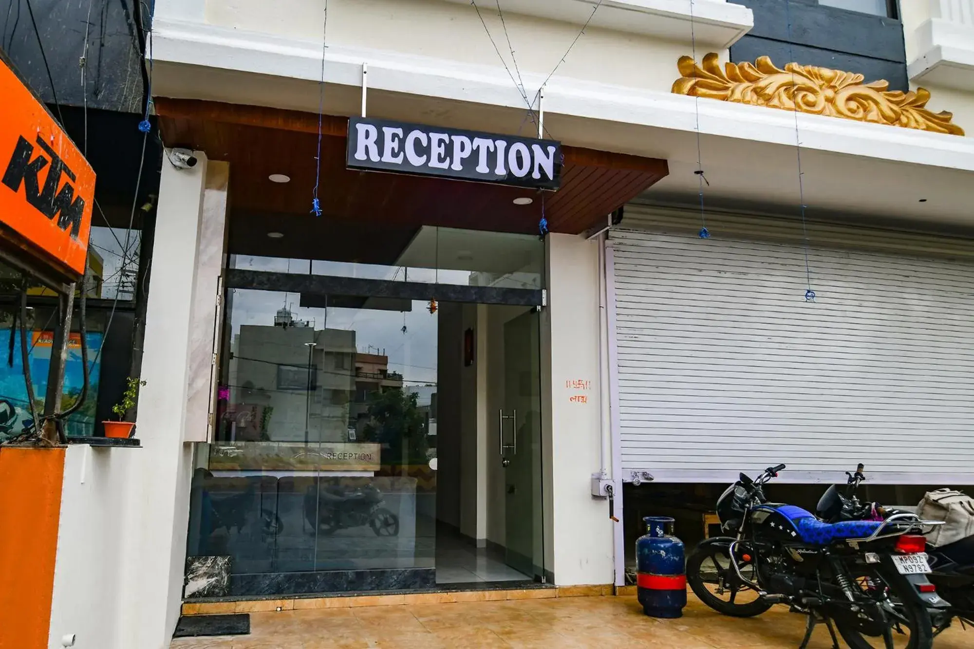 Facade/entrance in FabHotel Woodlark Inn Facade/entrance in FabHotel Woodlark Inn