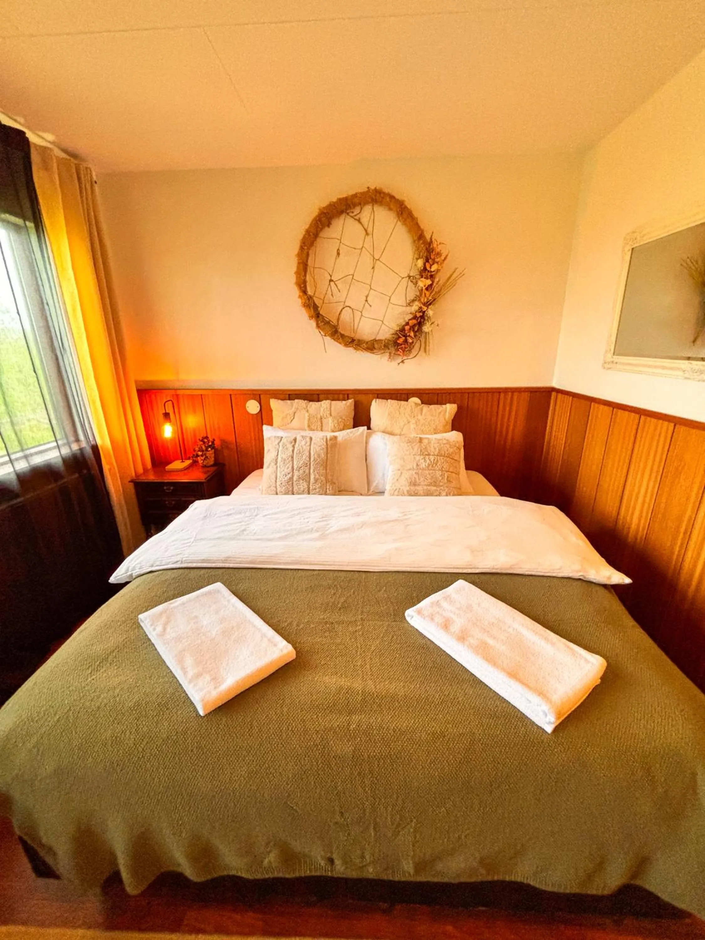 Bed in Hotel Brú countryside