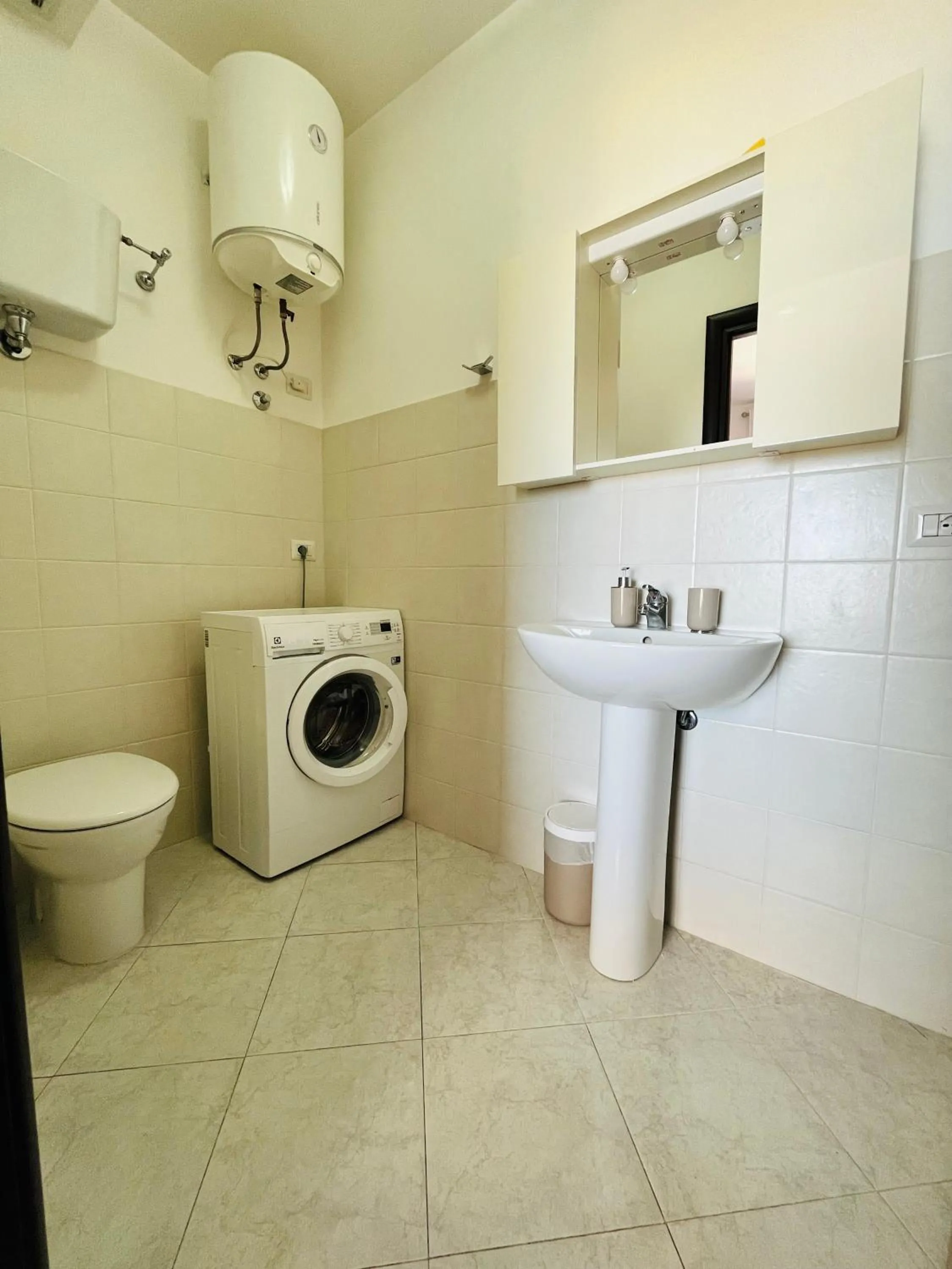 Toilet in La Casa Panoramica 15