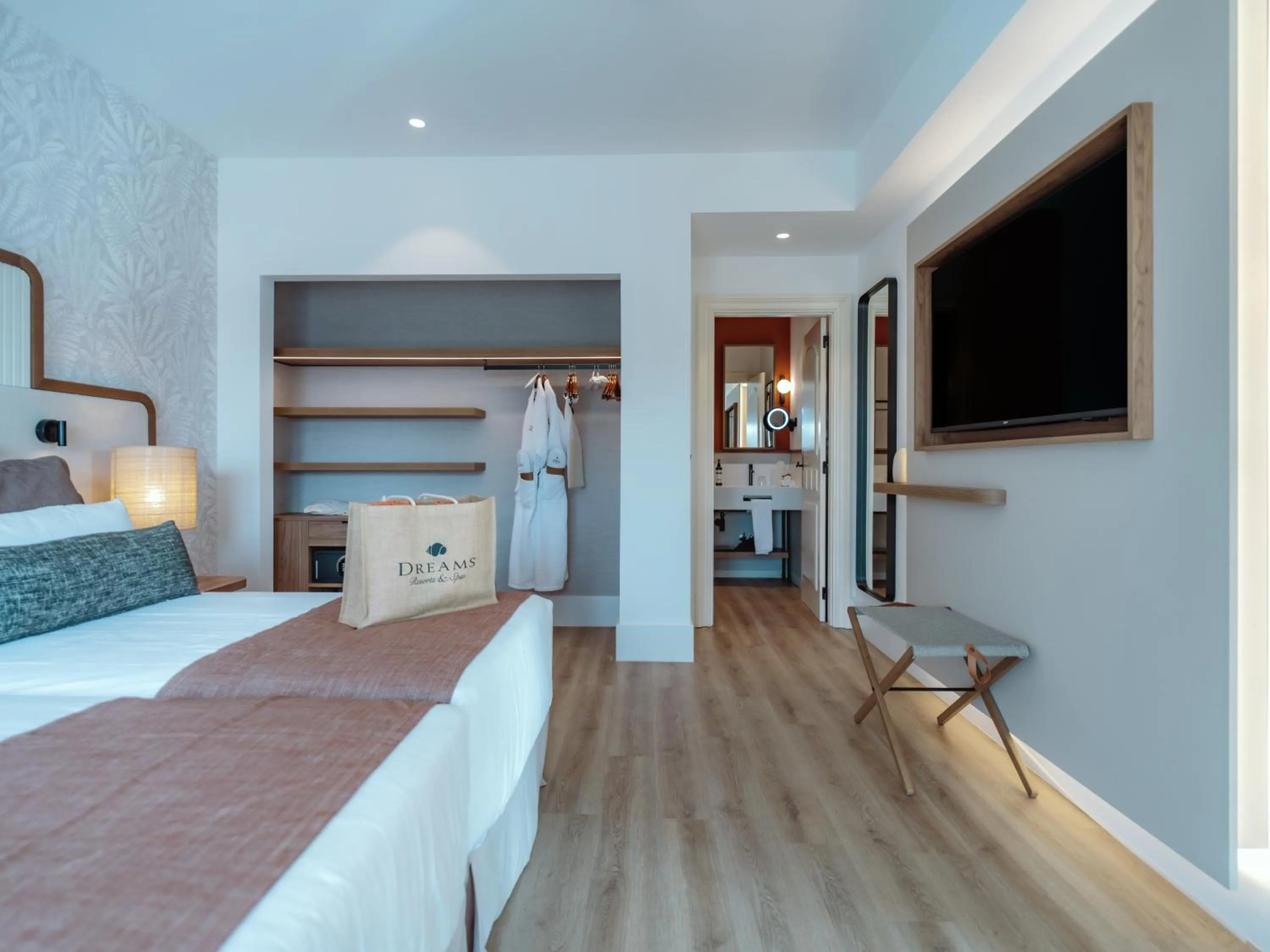 Bed in Dreams Madeira Resort Spa & Marina