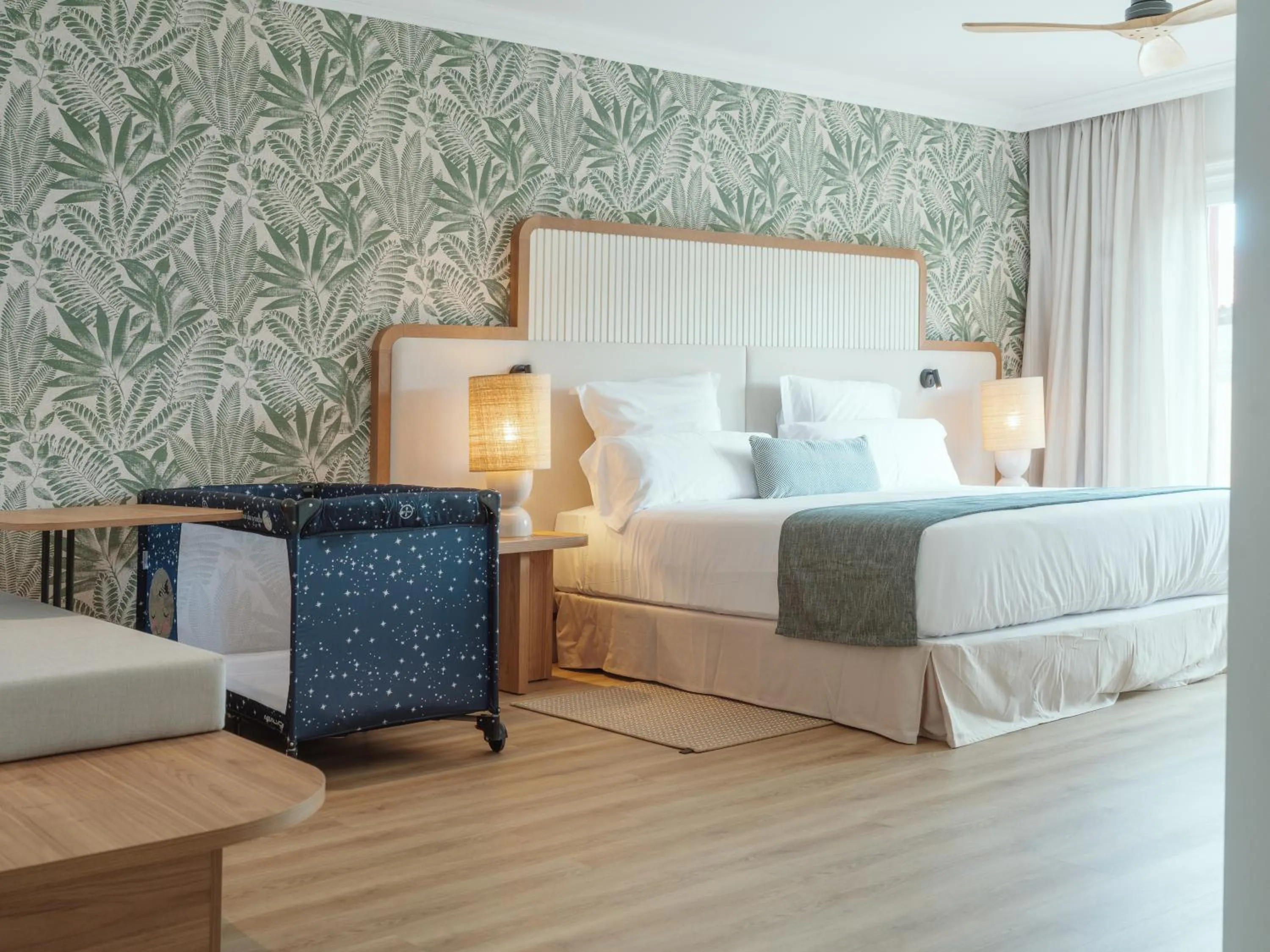 Bed in Dreams Madeira Resort Spa & Marina