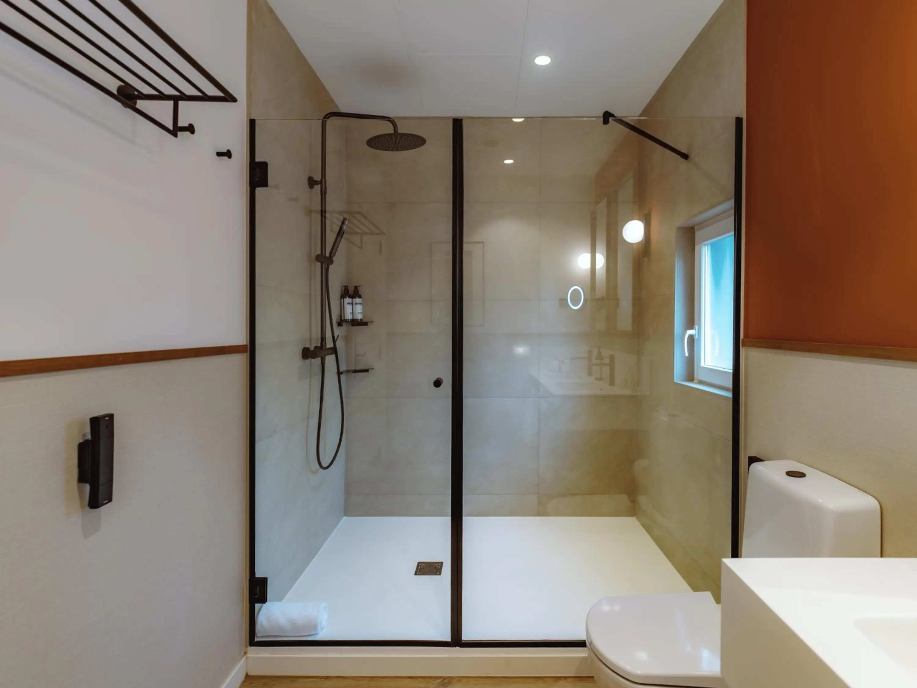 Shower in Dreams Madeira Resort Spa & Marina