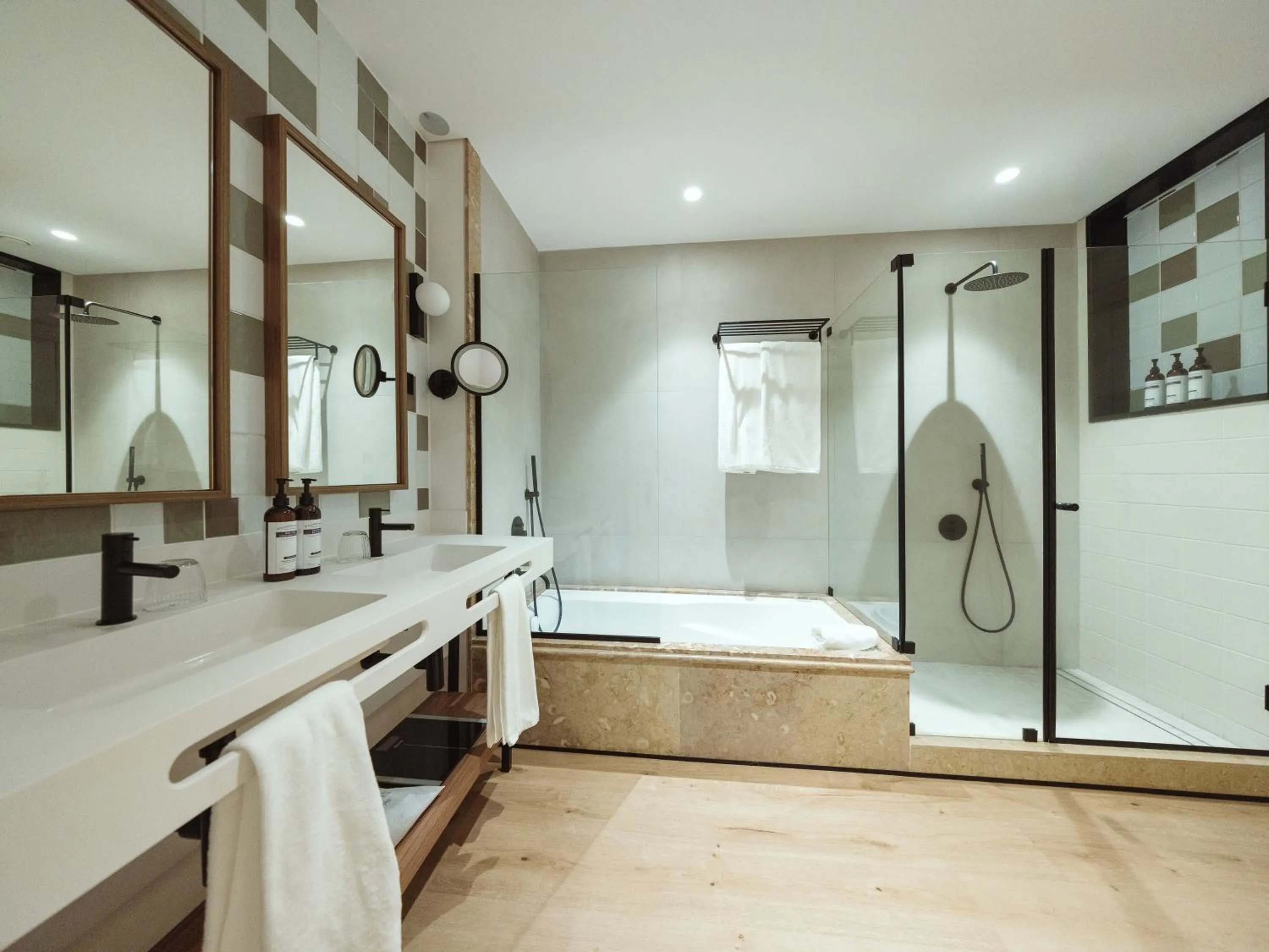 Shower in Dreams Madeira Resort Spa & Marina