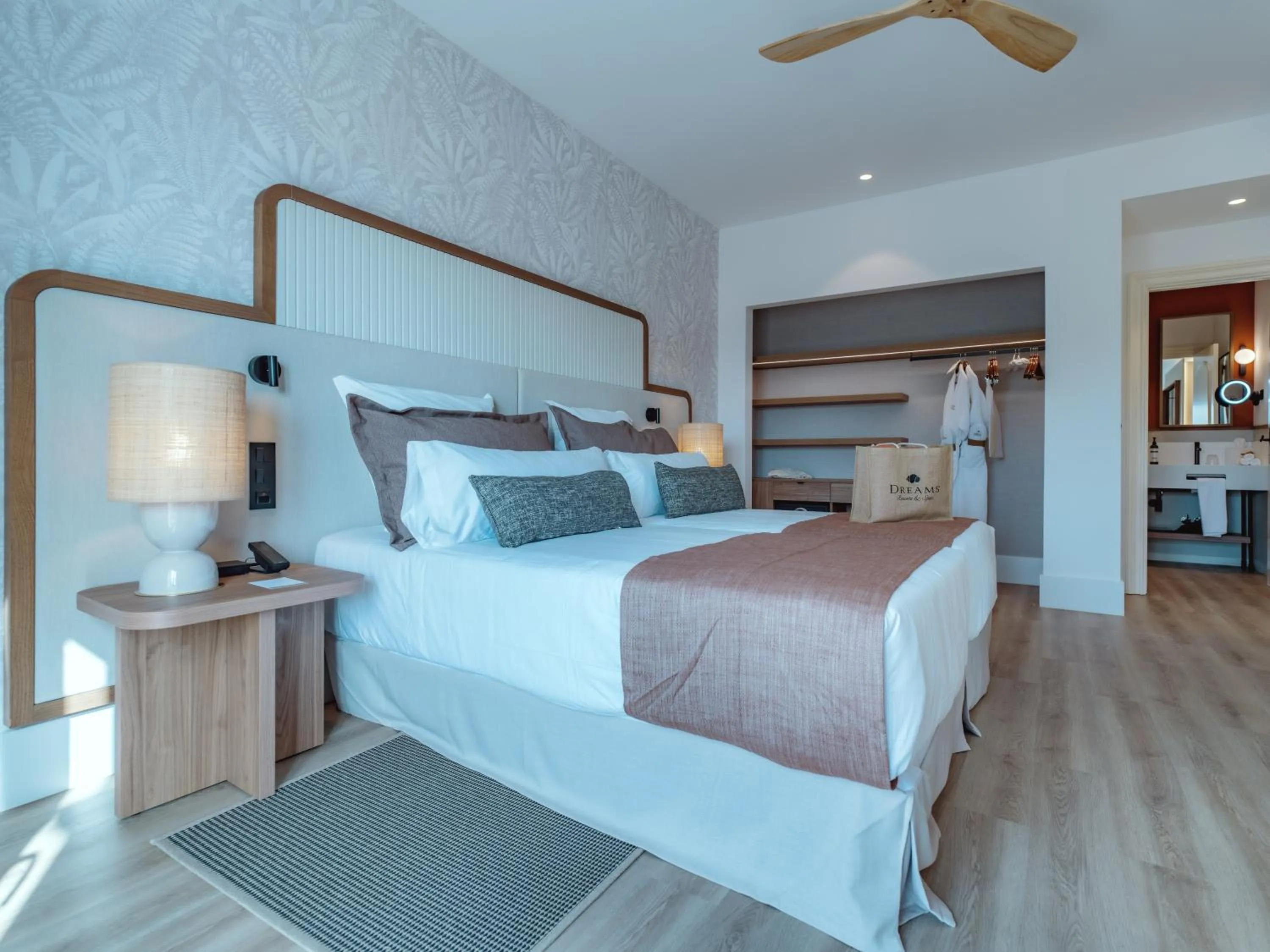 Bed in Dreams Madeira Resort Spa & Marina