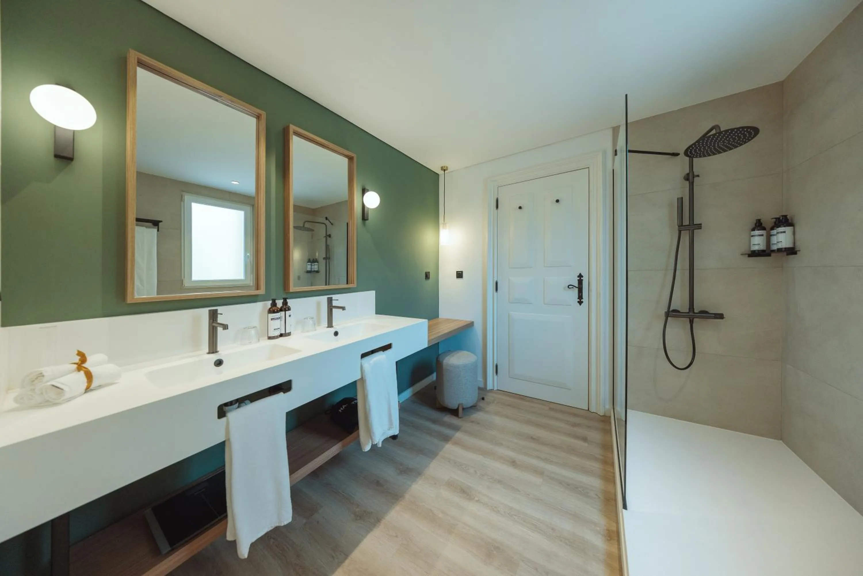 Shower in Dreams Madeira Resort Spa & Marina