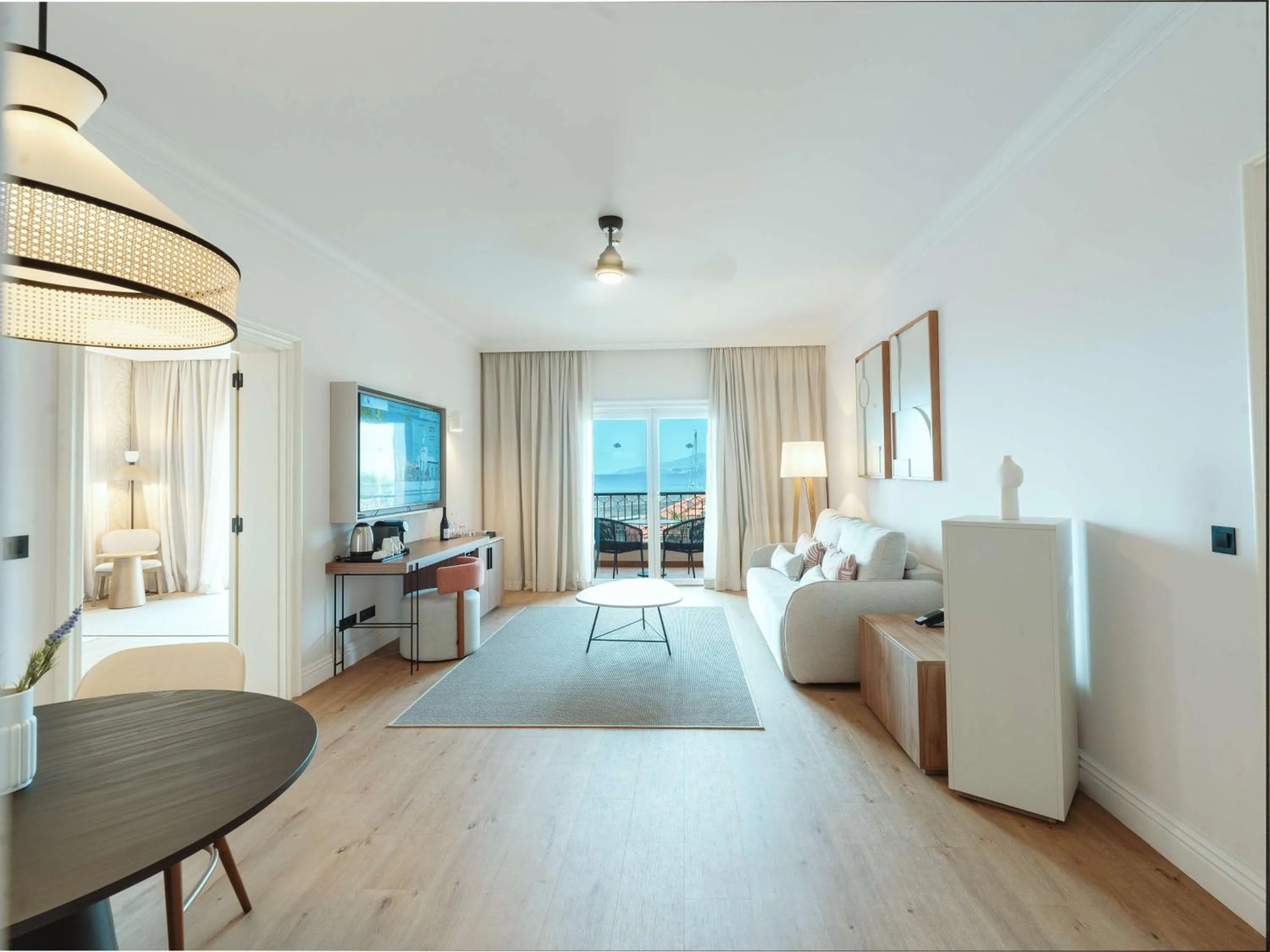 Photo of the whole room, Bed in Dreams Madeira Resort Spa & Marina