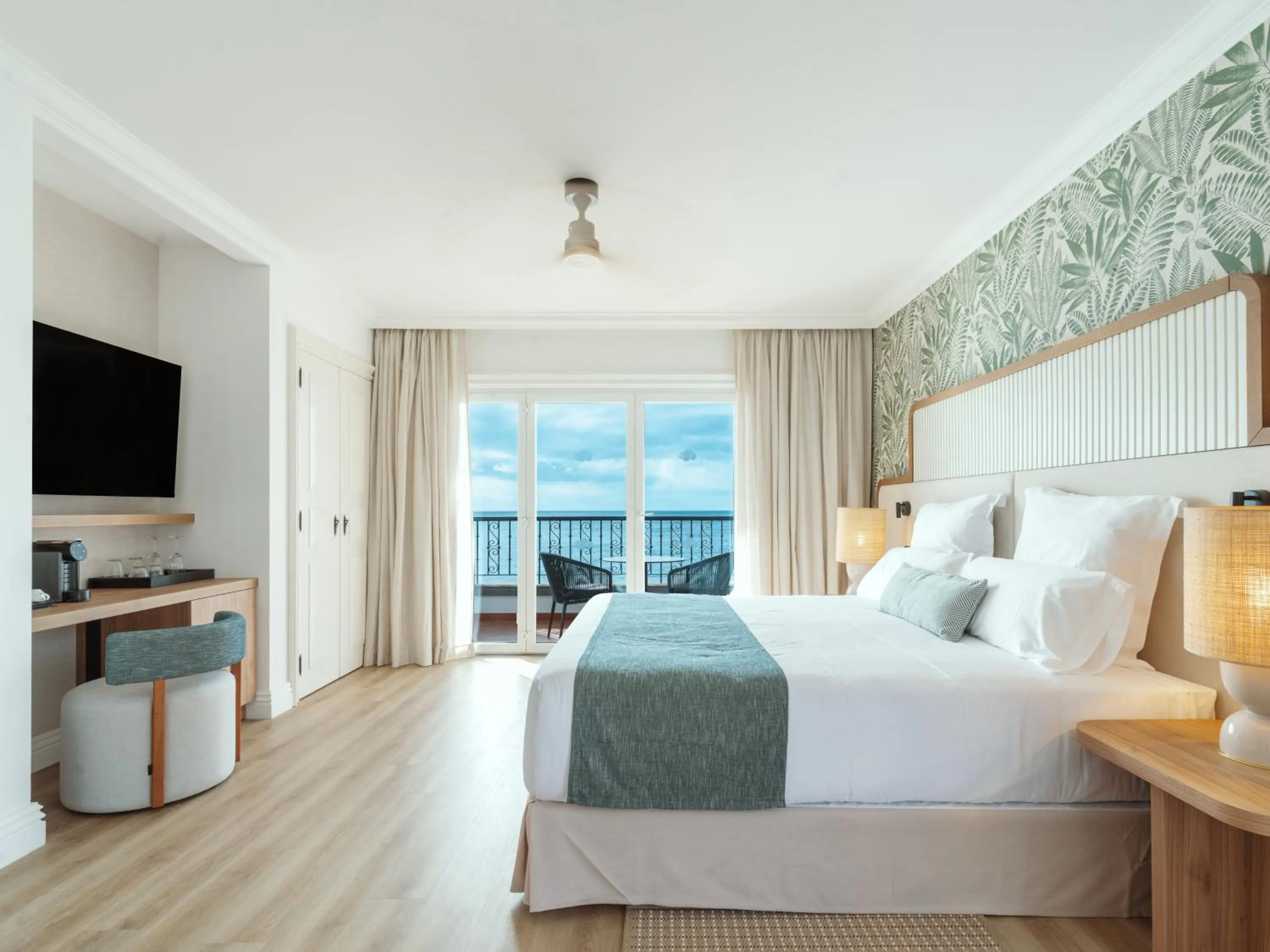 Bed in Dreams Madeira Resort Spa & Marina