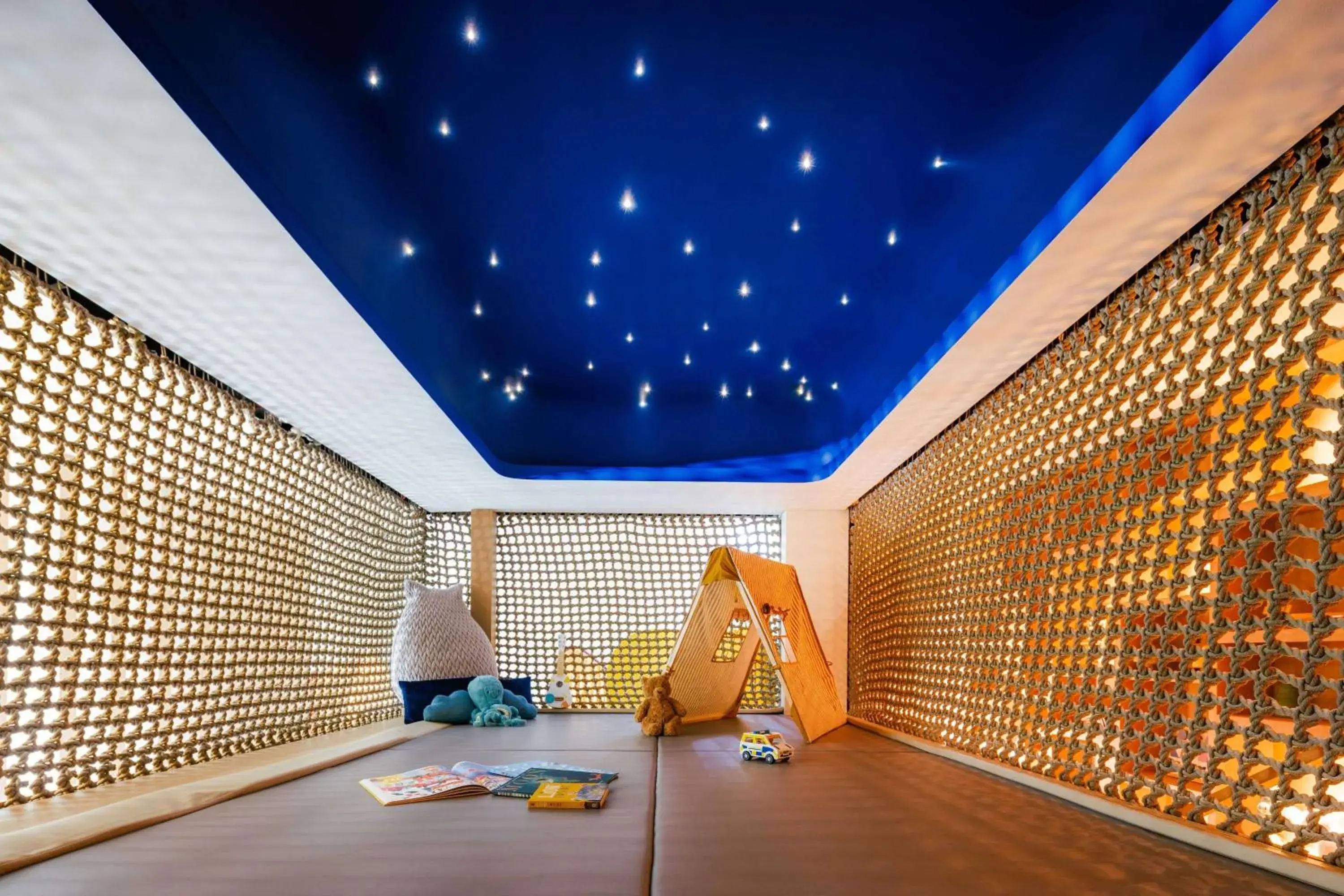 Property building in One&Only One Za'abeel Property building in One&Only One Za'abeel