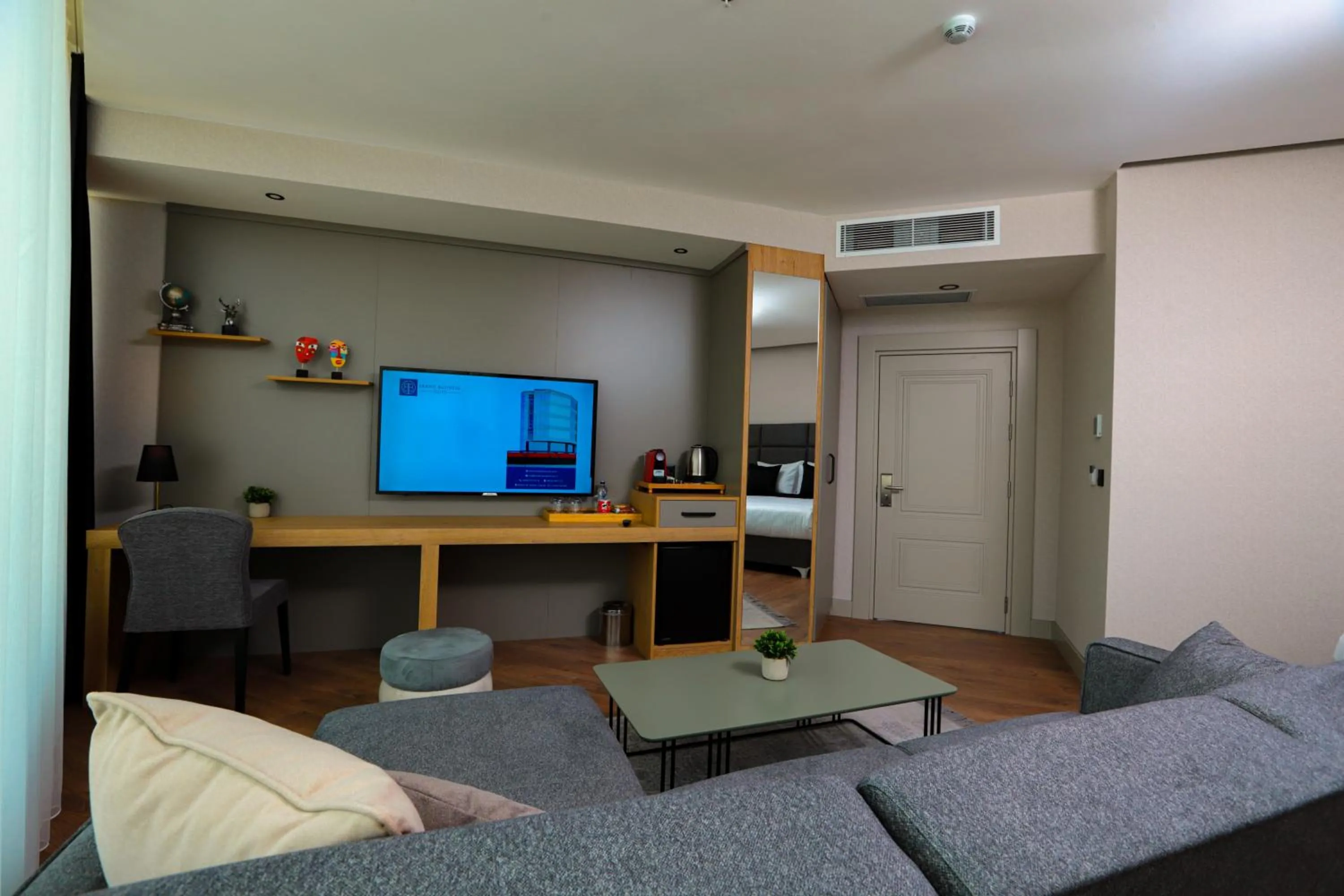 Seating area in Brand Business Hotel