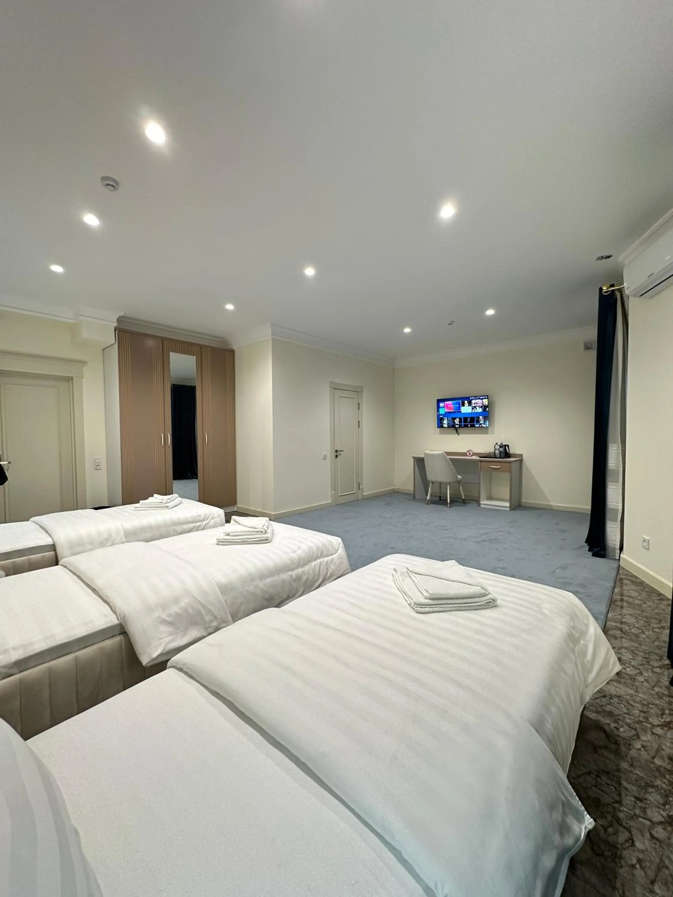 Bed in Nur Makon Hotel