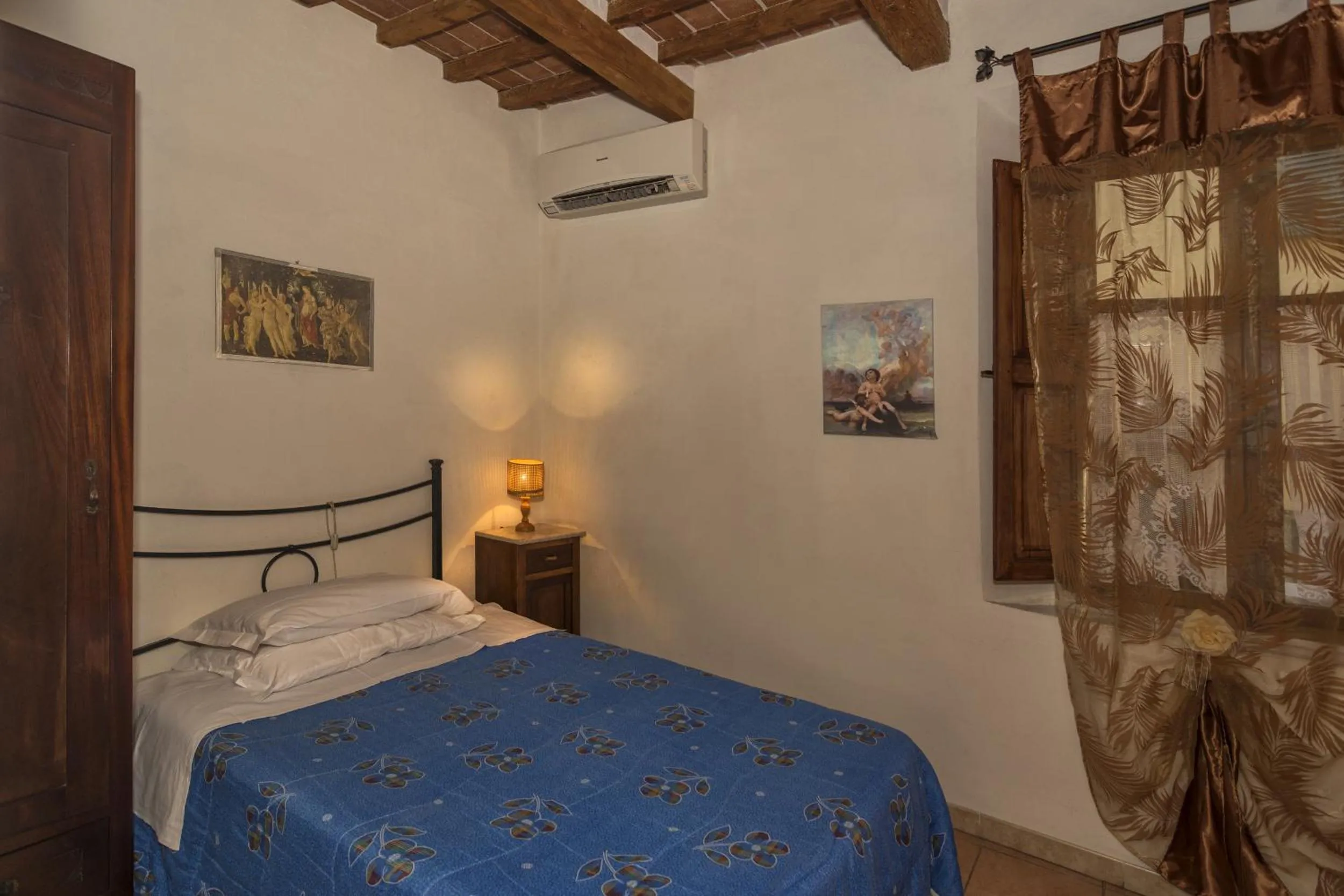 Bed in B&B Due Borghi