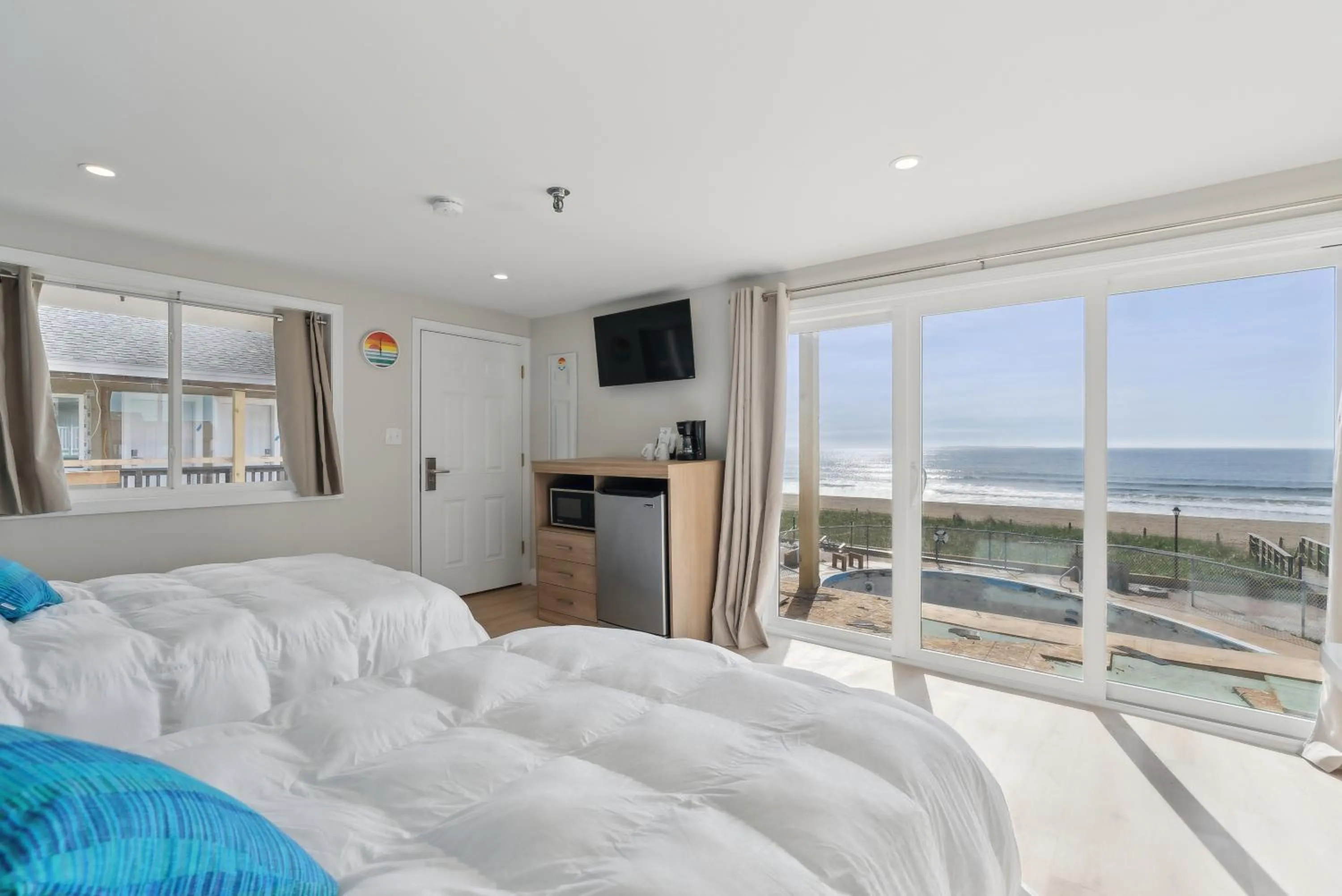 TV and multimedia, Bed in The Voyager