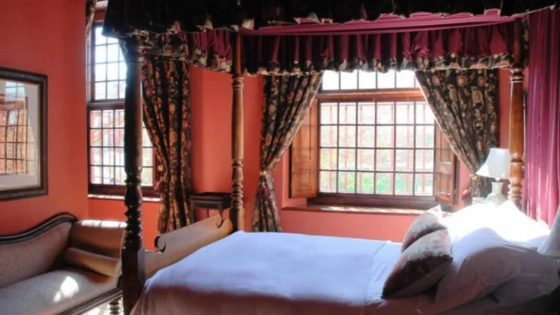 Bedroom, Bed in Cape Town Heritage Hotel & Spa