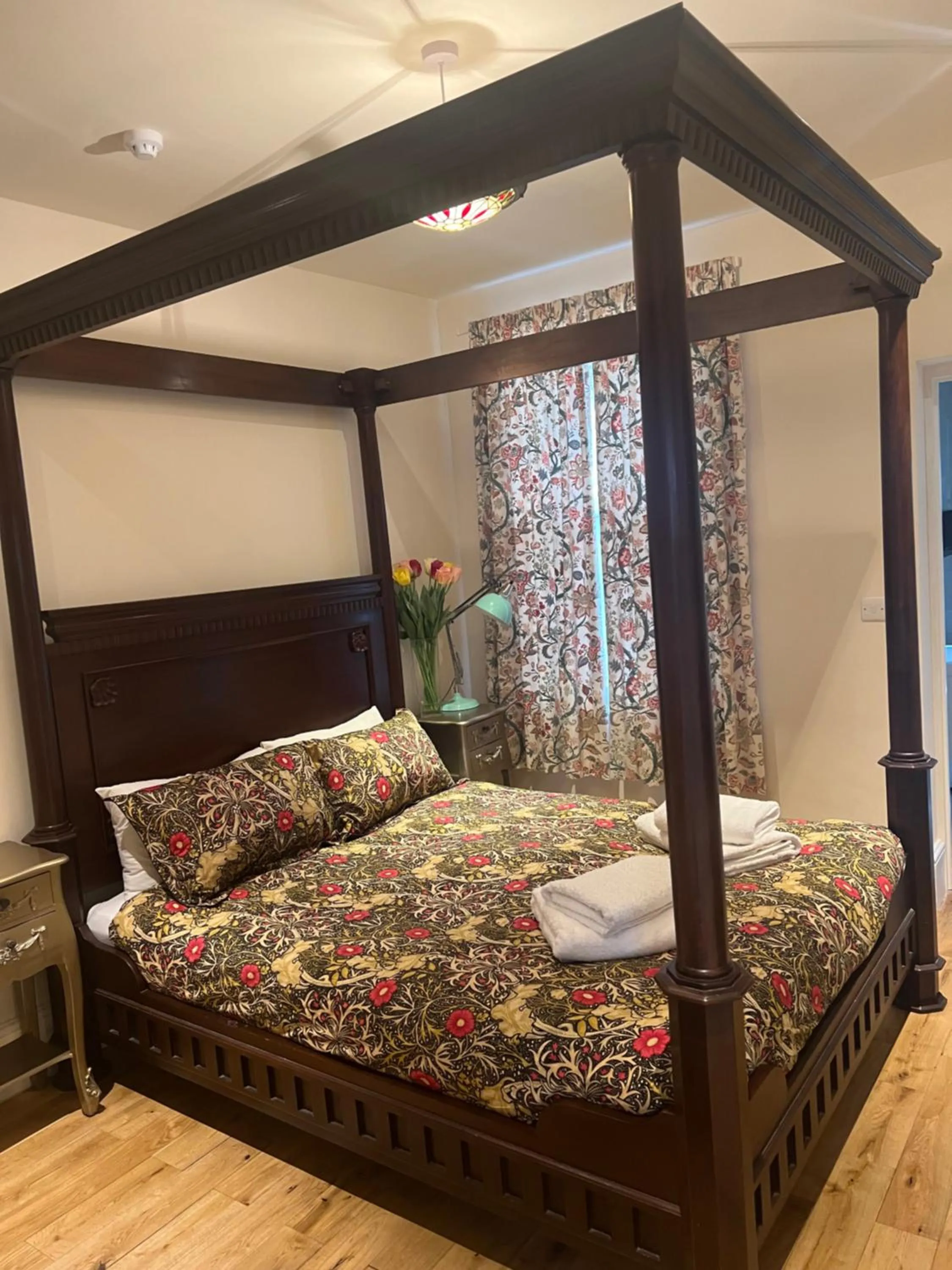 Bedroom, Bed in Abbey Canterbury