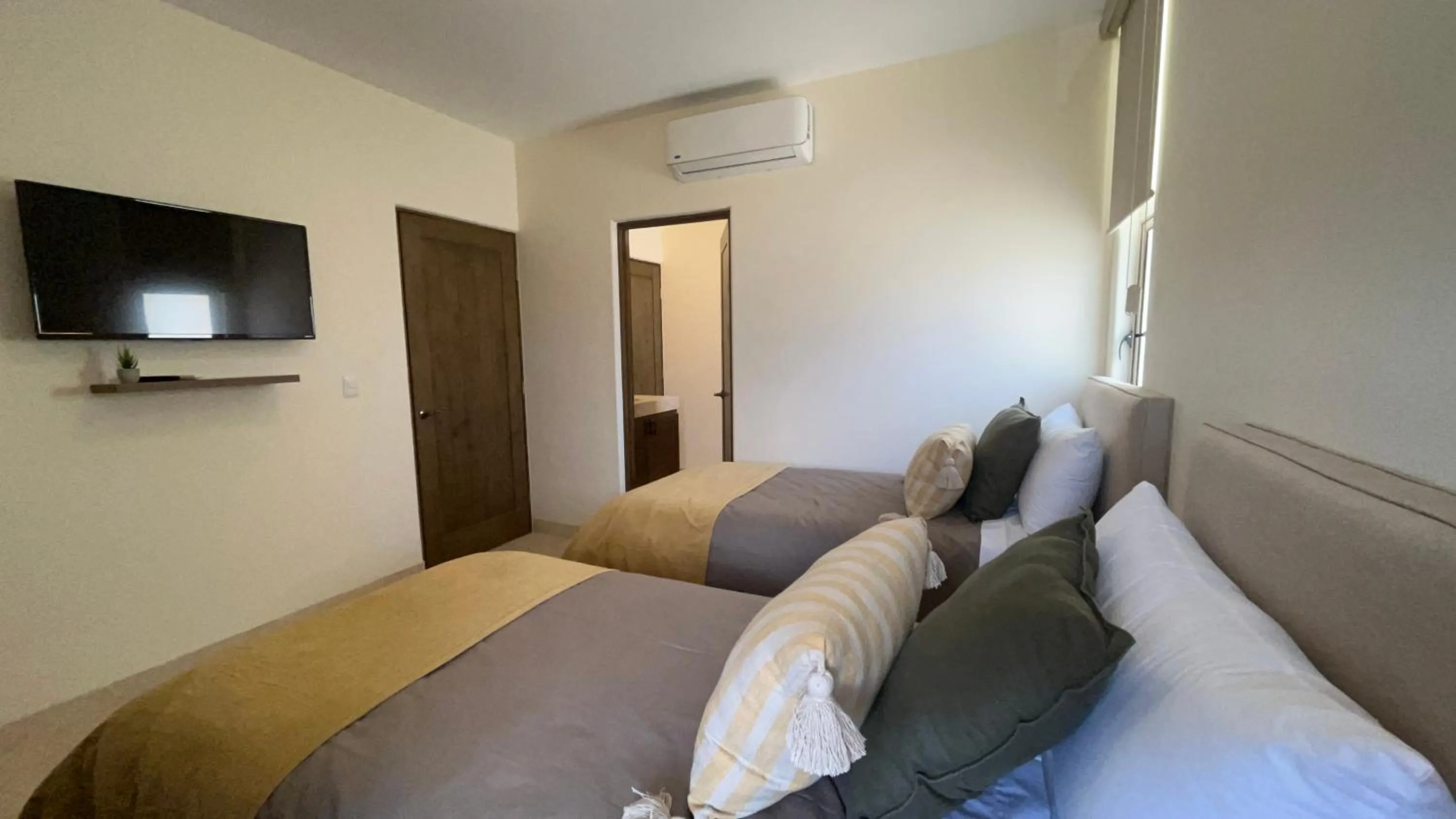 Bed in Beautyful and stuning condo 3bd