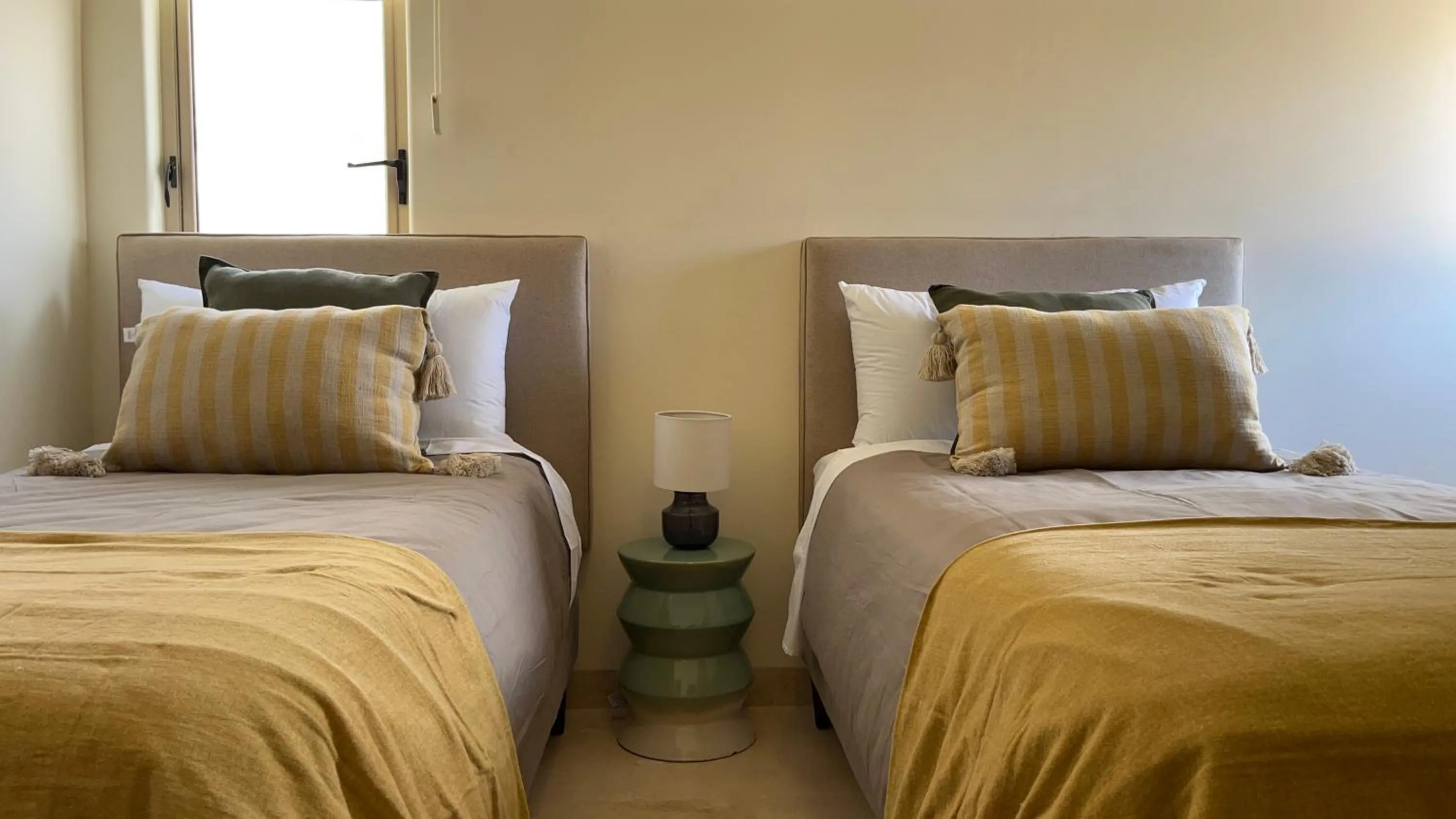 Bed in Beautyful and stuning condo 3bd