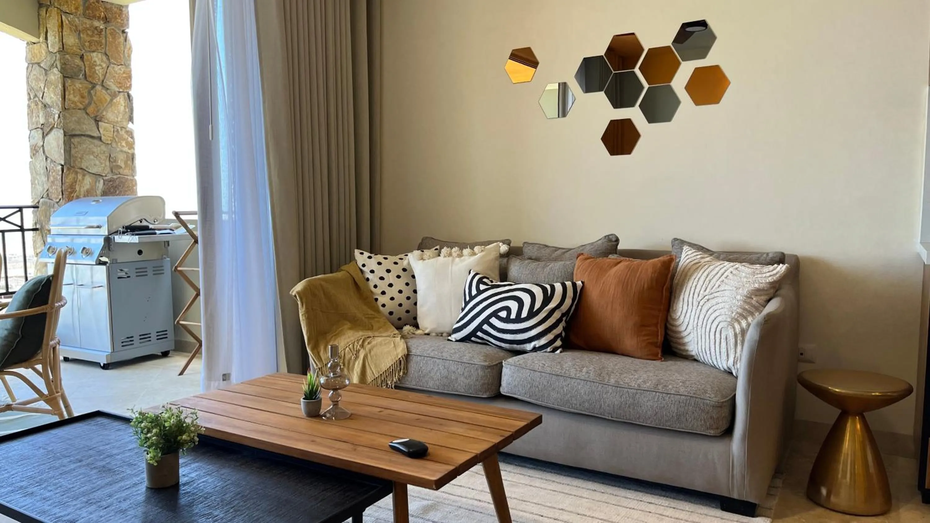 Living room in Beautyful and stuning condo 3bd