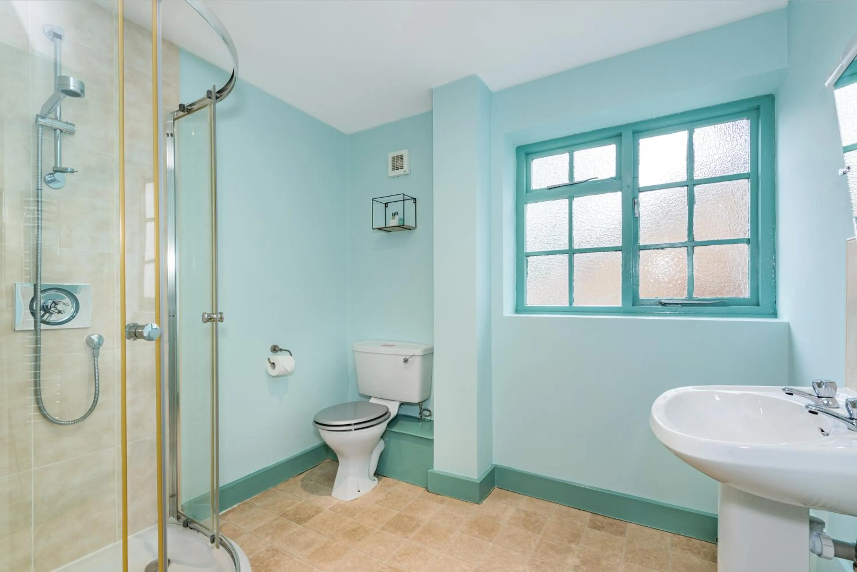 Shower in The Queens