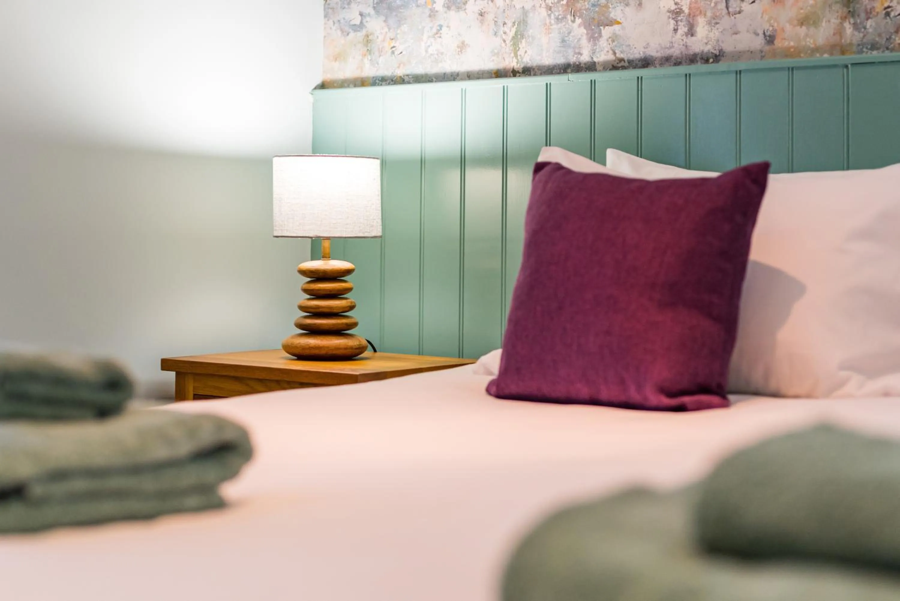 Bedroom, Bed in The Queens